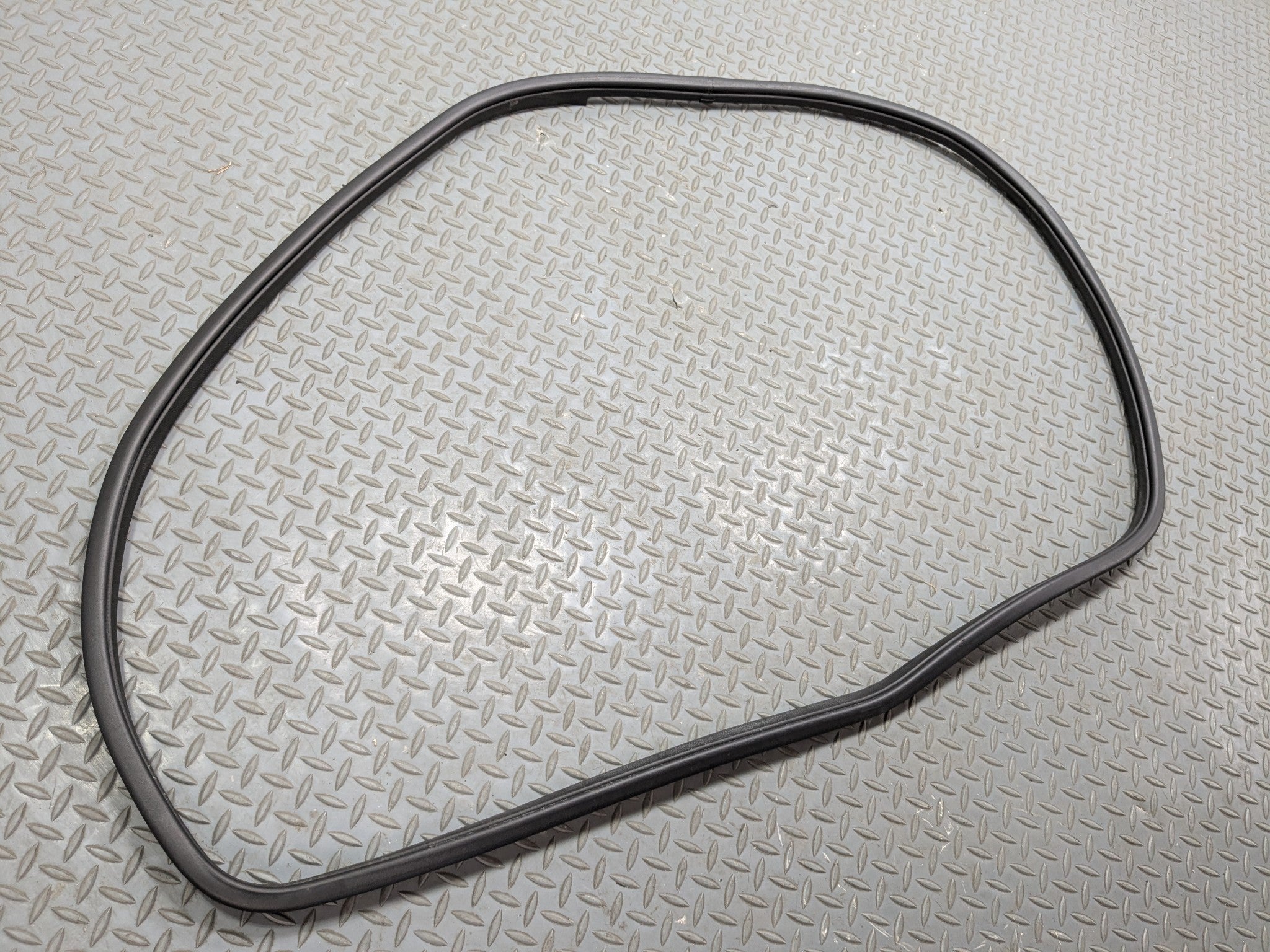 2012 - 2014 HYUNDAI AZERA OEM DOOR SEAL WEATHER STRIPPING RUBBER REAR RIGHT SIDE