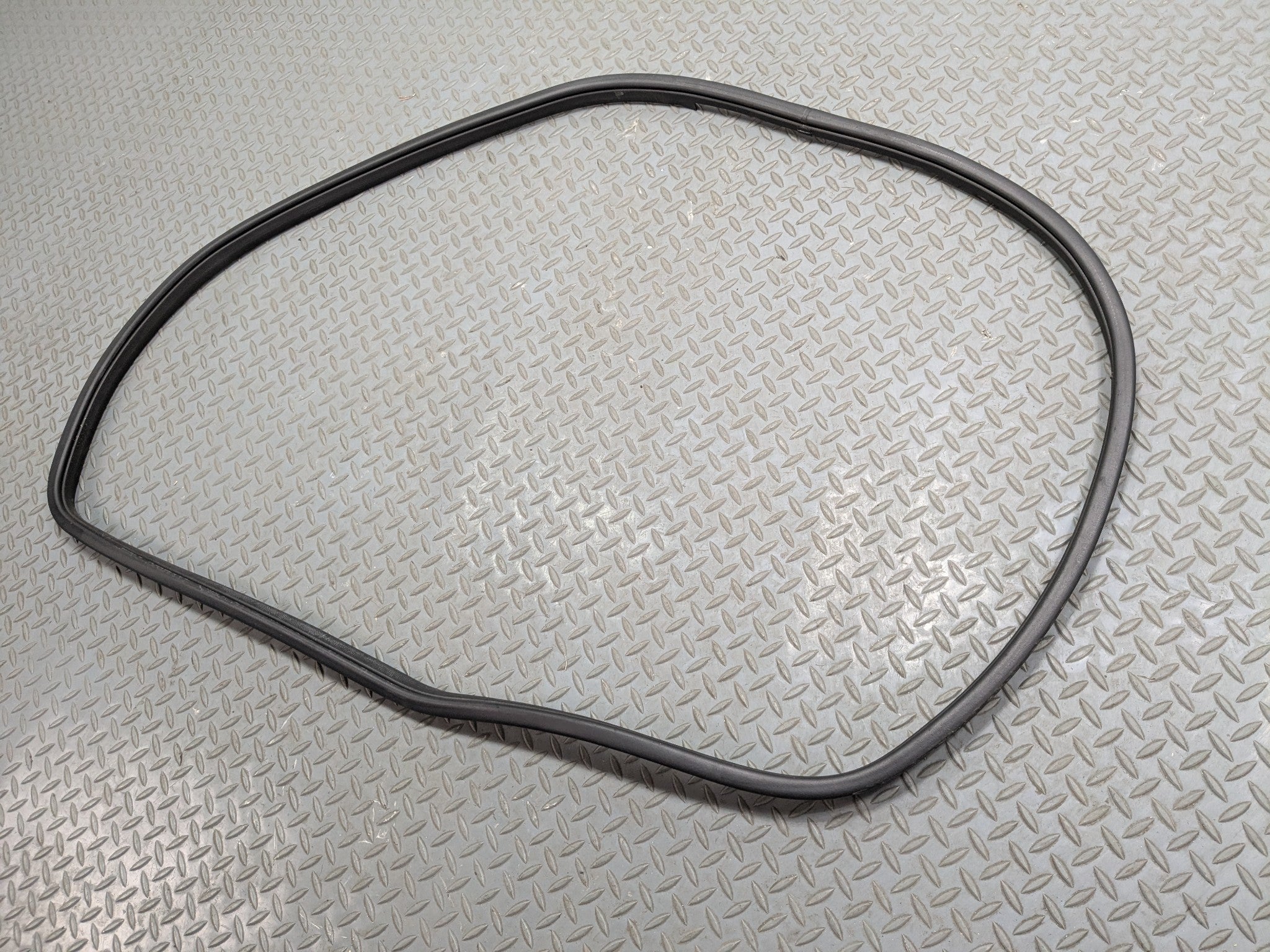 2012 - 2014 HYUNDAI AZERA OEM DOOR SEAL WEATHER STRIPPING RUBBER REAR RIGHT SIDE