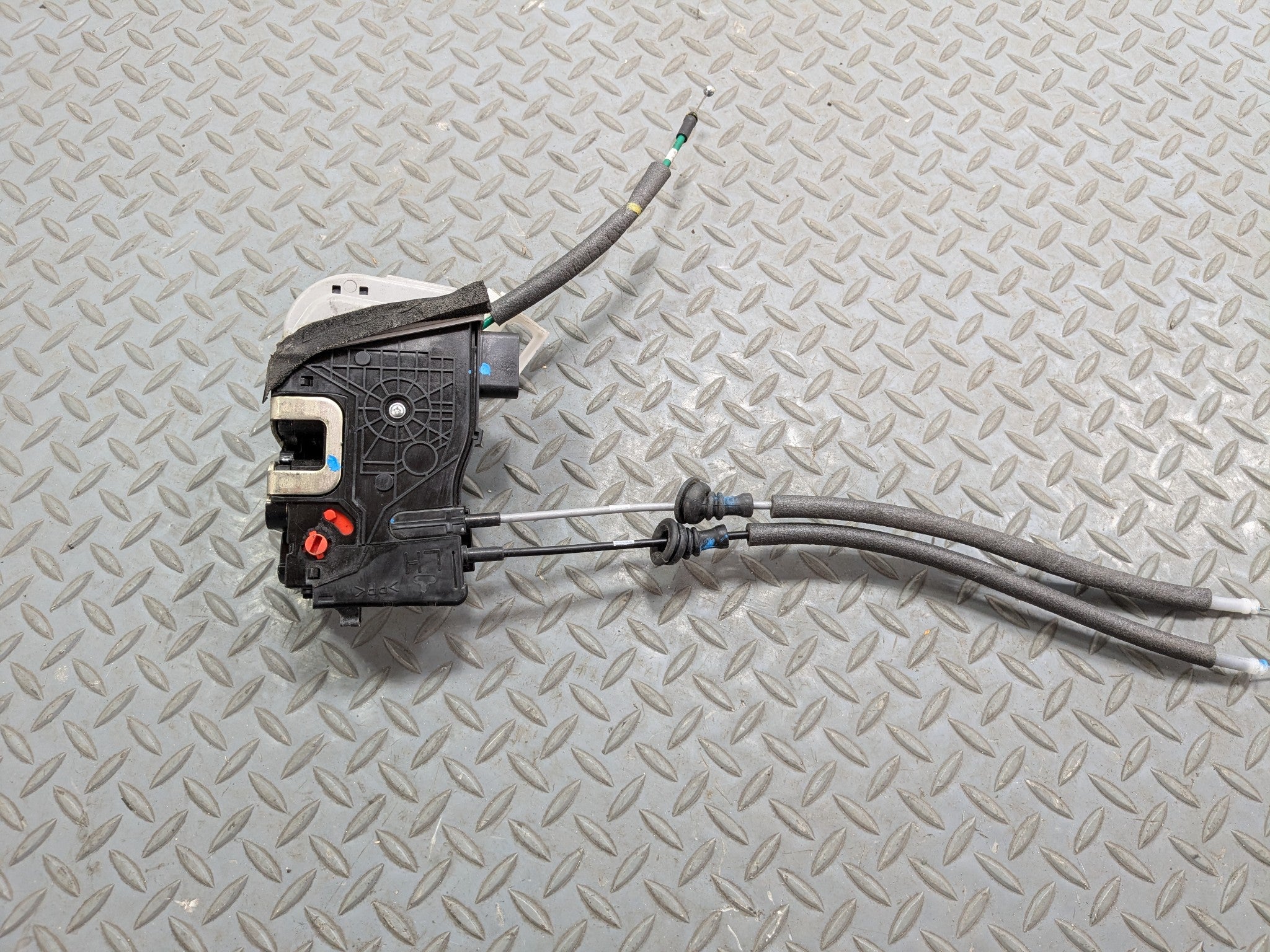 2012 - 2014 HYUNDAI AZERA OEM DOOR LOCK LATCH ACTUATOR REAR LEFT DRIVER SIDE