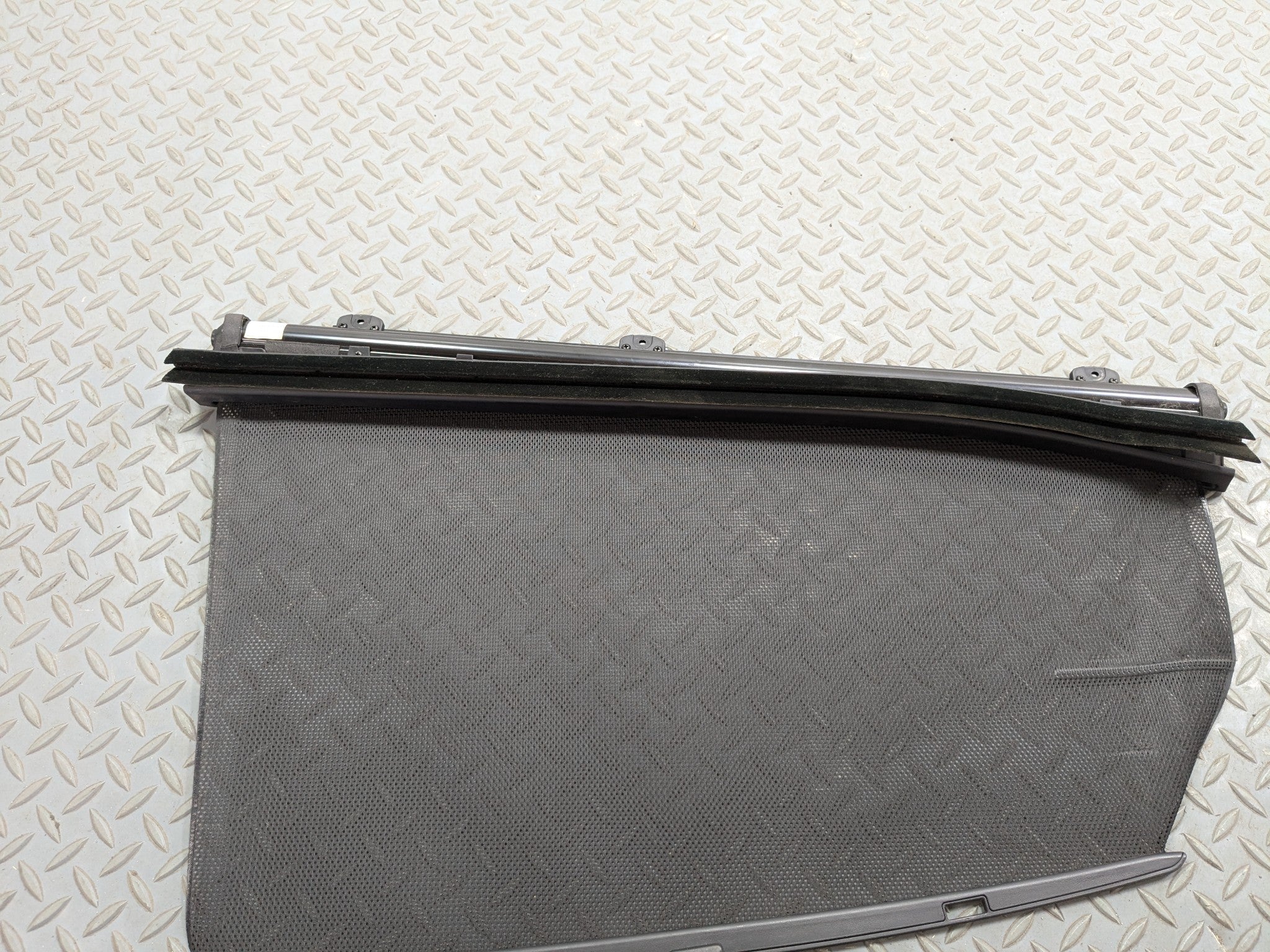 2012 - 2014 HYUNDAI AZERA OEM REAR RIGHT DOOR WINDOW SHADE  PASSENGER SIDE