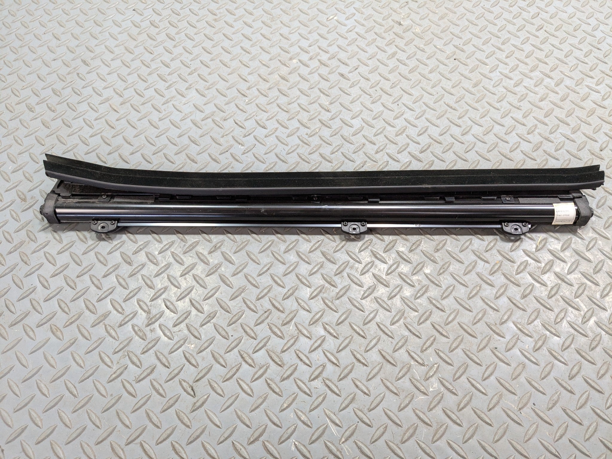 2012 - 2014 HYUNDAI AZERA OEM REAR RIGHT DOOR WINDOW SHADE  PASSENGER SIDE