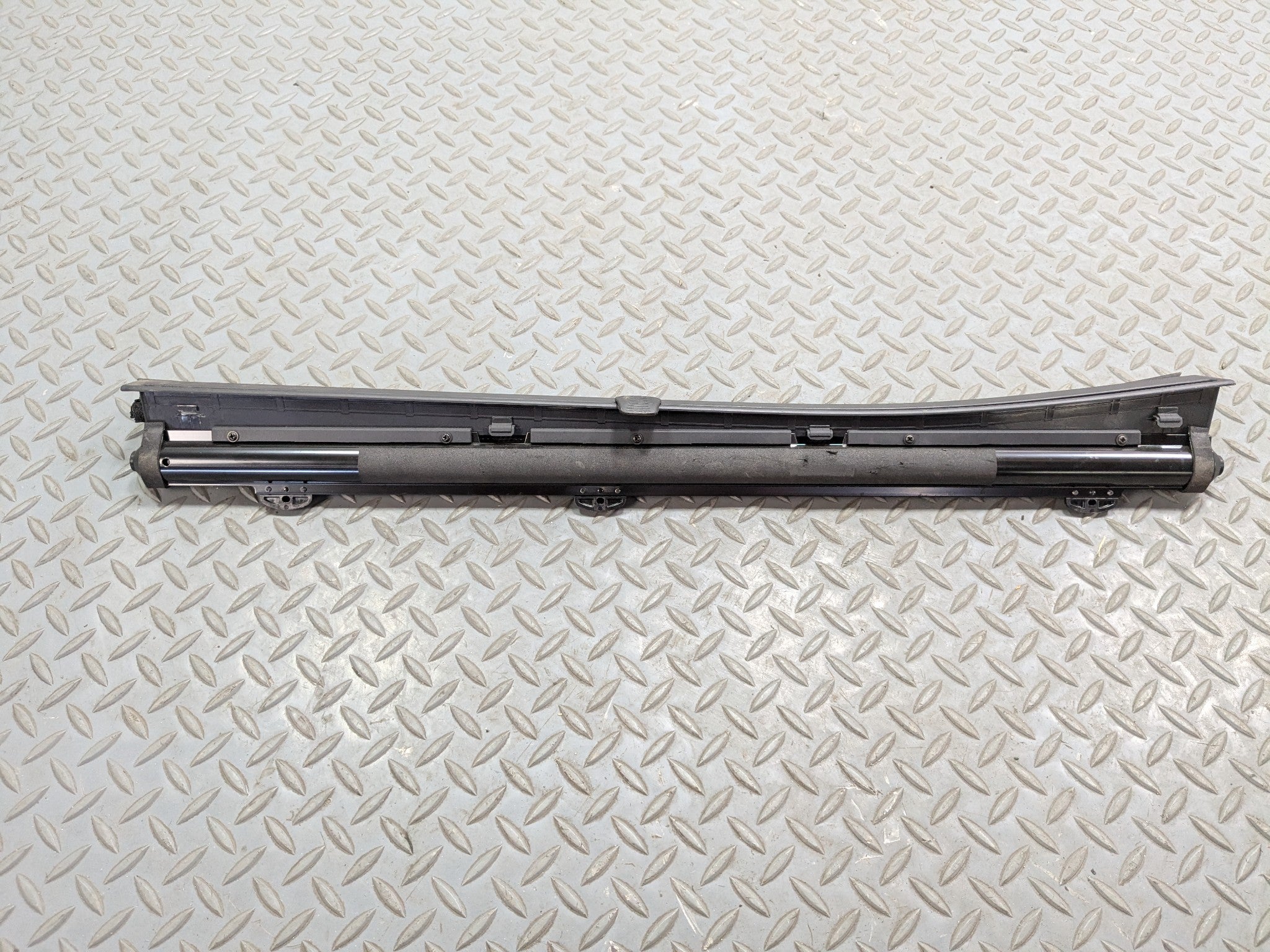 2012 - 2014 HYUNDAI AZERA OEM REAR RIGHT DOOR WINDOW SHADE  PASSENGER SIDE