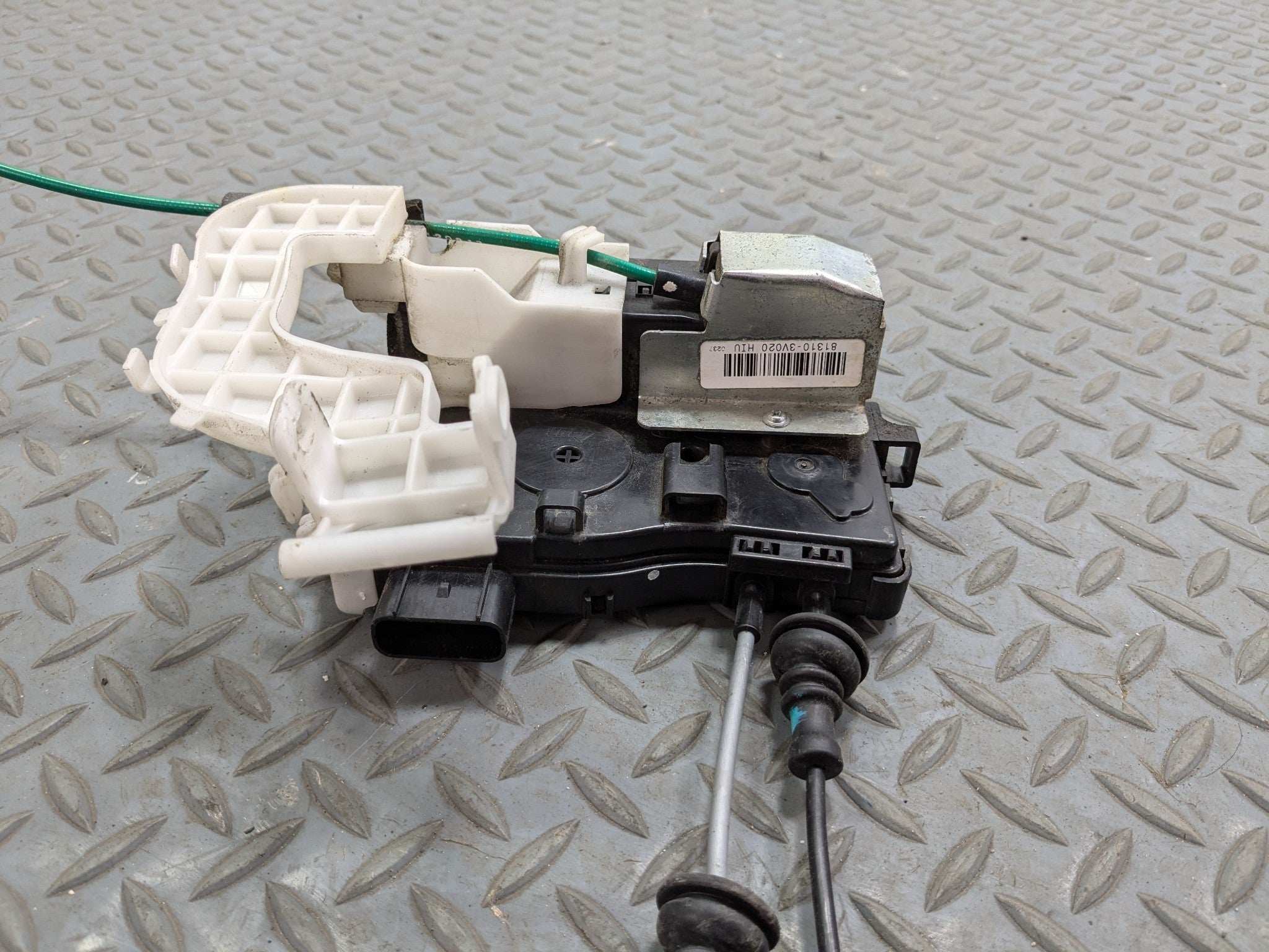 2012 - 2014 HYUNDAI AZERA OEM DOOR LOCK LATCH ACTUATOR FRONT LEFT DRIVER SIDE