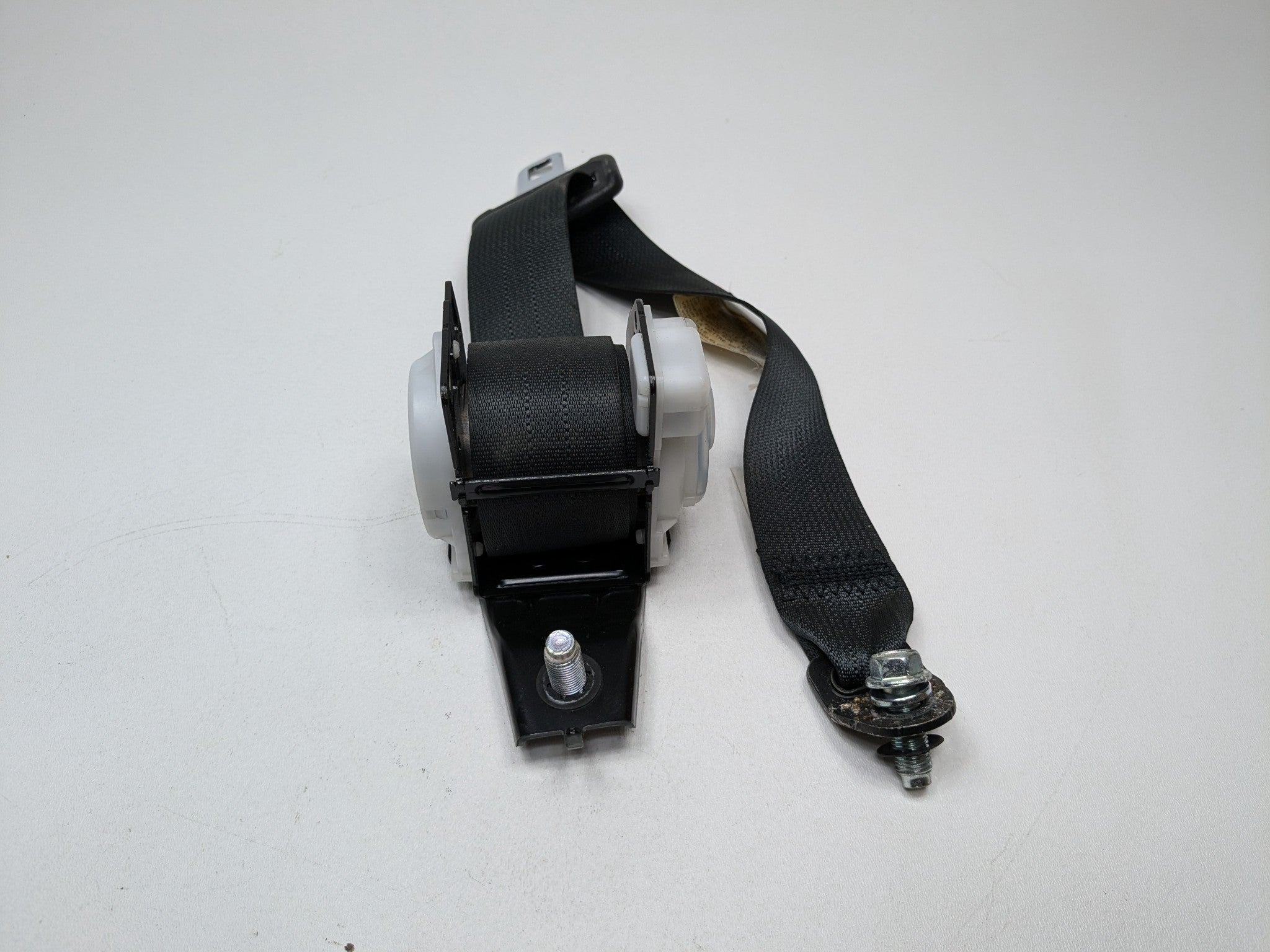 2012 - 2014 HYUNDAI AZERA OEM SAFETY SEAT BELT REAR RIGHT PASSENGER SIDE