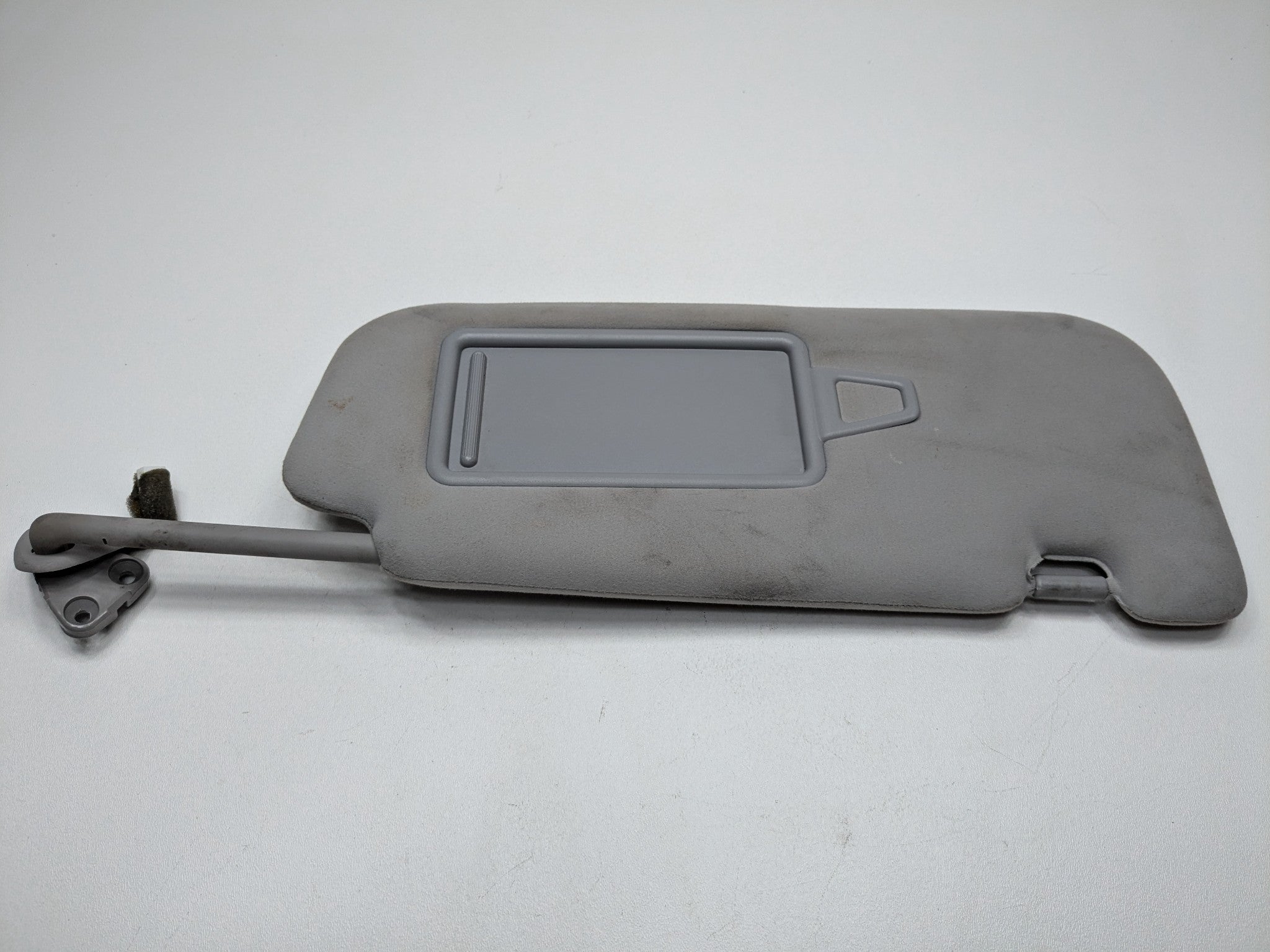 2012 - 2014  HYUNDAI AZERA OEM ROOF SUN VISOR FRONT RIGHT PASSENGER SIDE UPPER
