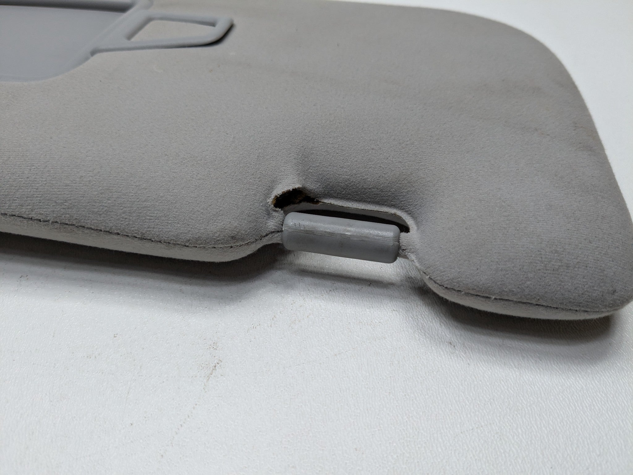 2012 - 2014  HYUNDAI AZERA OEM ROOF SUN VISOR FRONT RIGHT PASSENGER SIDE UPPER