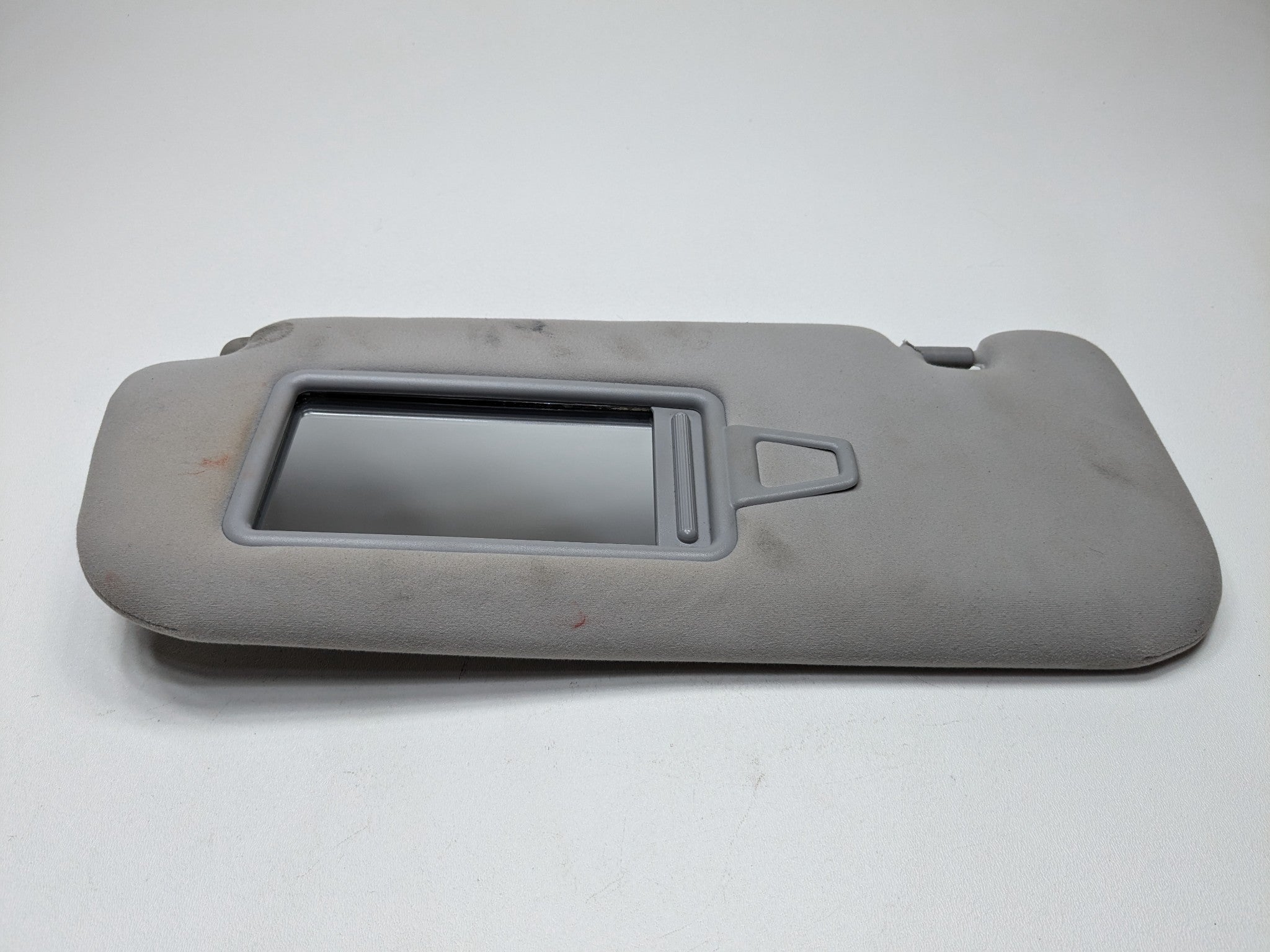 2012 - 2014  HYUNDAI AZERA OEM SUN VISOR FRONT LEFT DRIVER SIDE UPPER ROOF