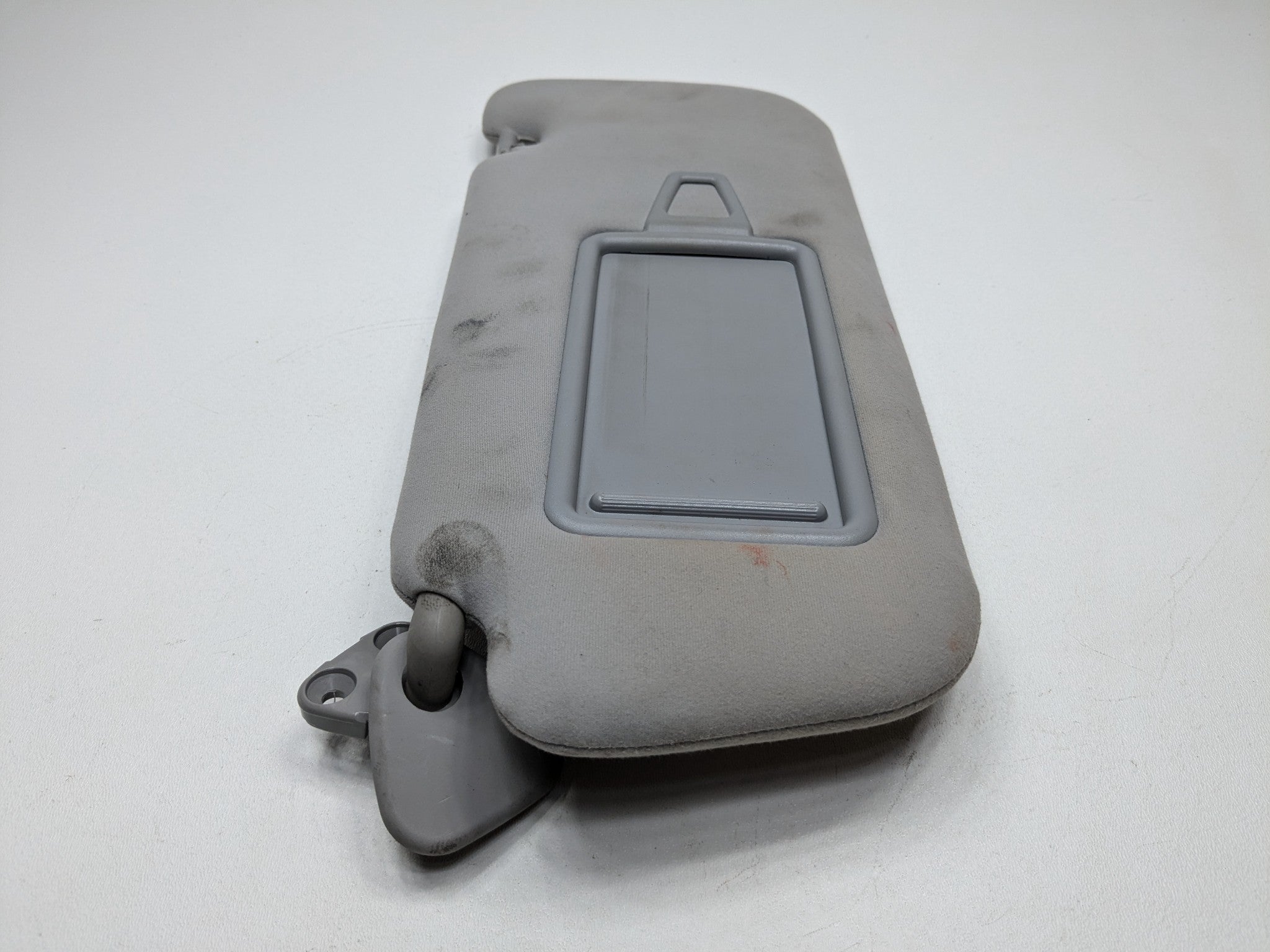 2012 - 2014  HYUNDAI AZERA OEM SUN VISOR FRONT LEFT DRIVER SIDE UPPER ROOF