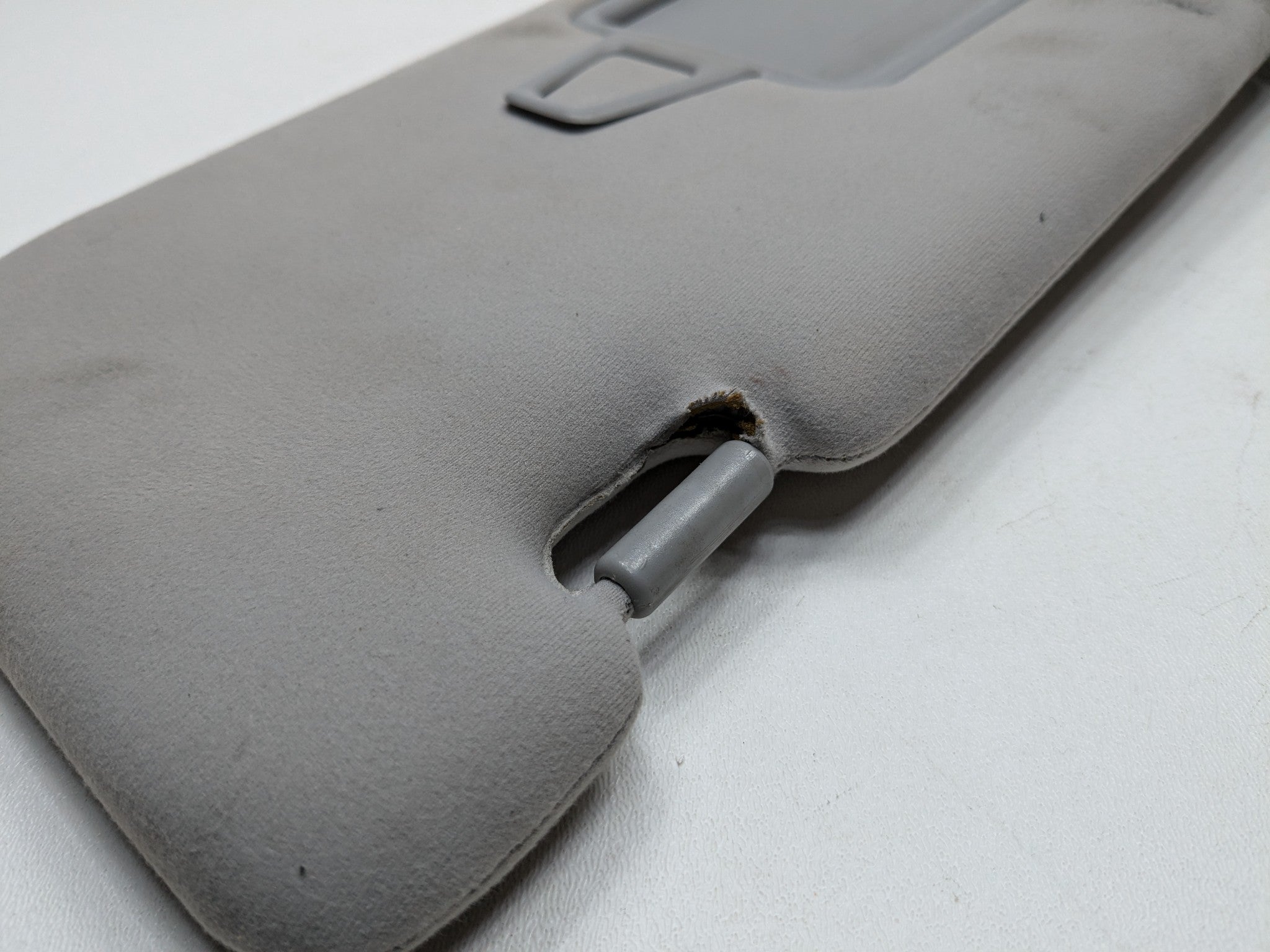 2012 - 2014  HYUNDAI AZERA OEM SUN VISOR FRONT LEFT DRIVER SIDE UPPER ROOF