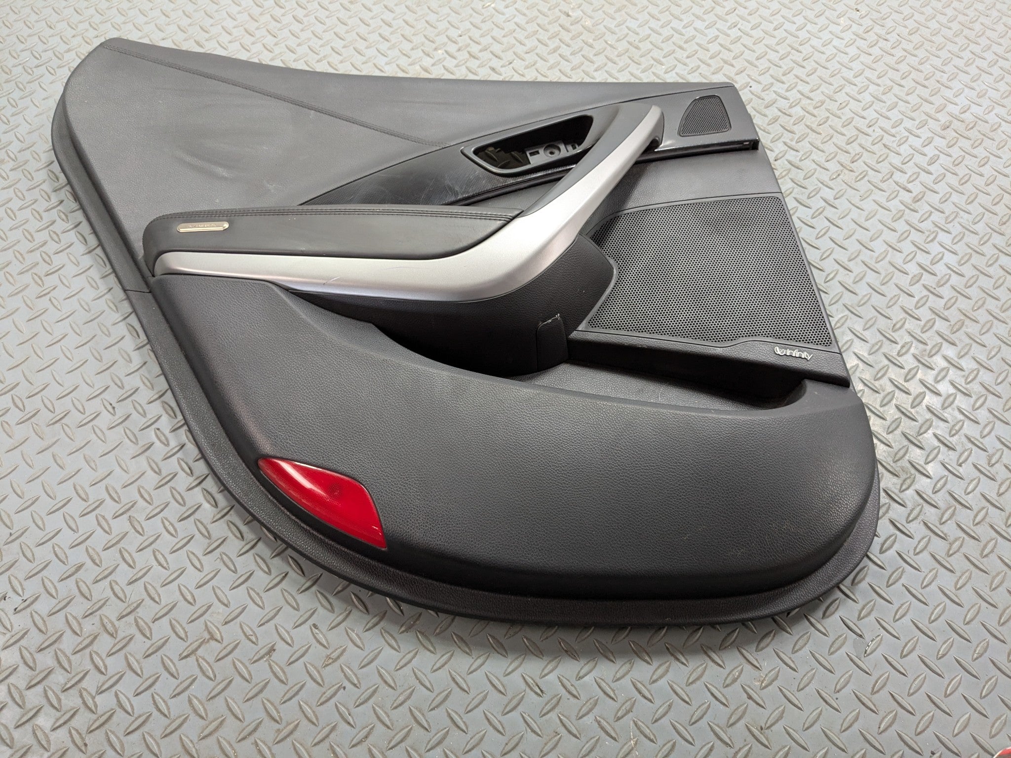 2012 - 2014 HYUNDAI AZERA OEM INTERIOR DOOR TRIM PANEL REAR LEFT DRIVER SIDE