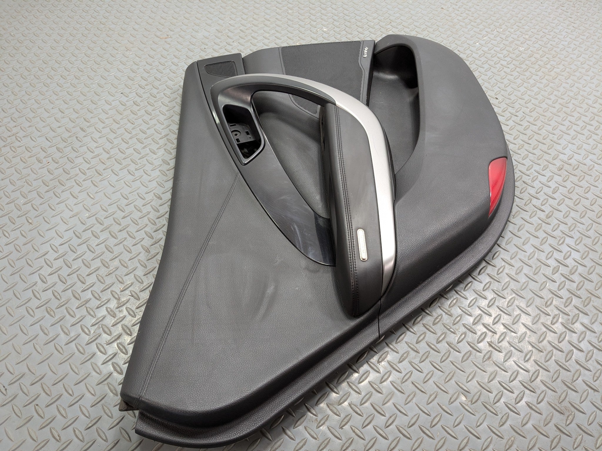 2012 - 2014 HYUNDAI AZERA OEM INTERIOR DOOR TRIM PANEL REAR LEFT DRIVER SIDE