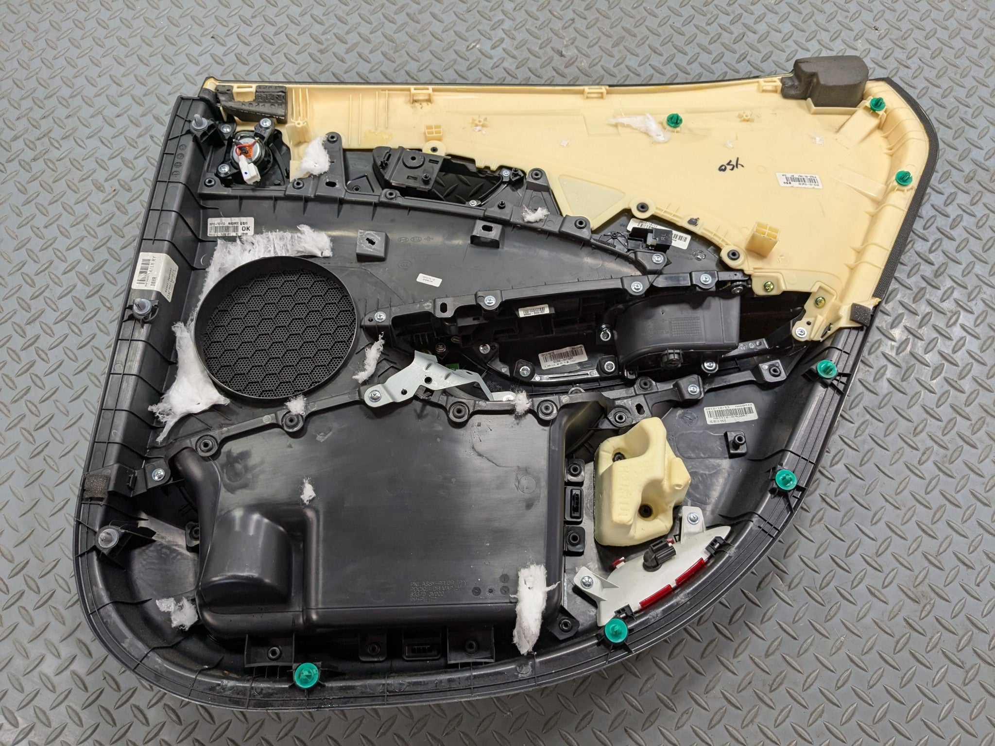 2012 - 2014 HYUNDAI AZERA OEM INTERIOR DOOR TRIM PANEL REAR LEFT DRIVER SIDE