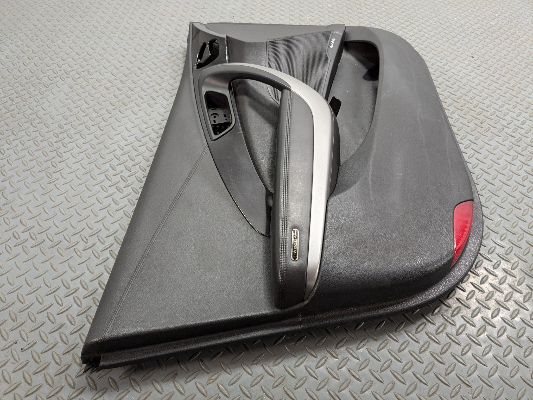 2012 - 2014 HYUNDAI AZERA OEM INTERIOR DOOR TRIM PANEL FRONT LEFT DRIVER SIDE
