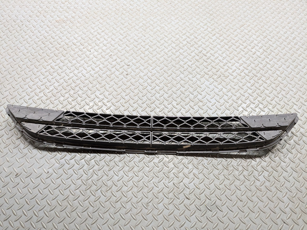 2012 - 2014 HYUNDAI AZERA OEM FRONT CENTER GRILLE LOWER BUMPER MOUNTED BLACK
