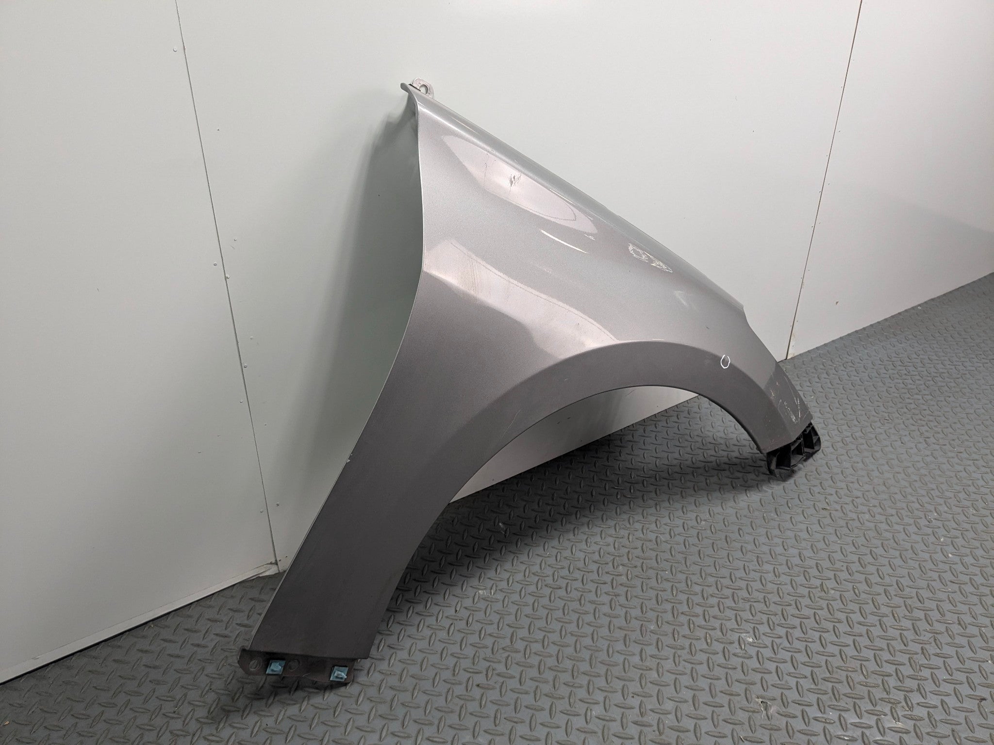 2012 - 2014 HYUNDAI AZERA OEM FENDER COVER PANEL FRONT RIGHT SIDE SILVER