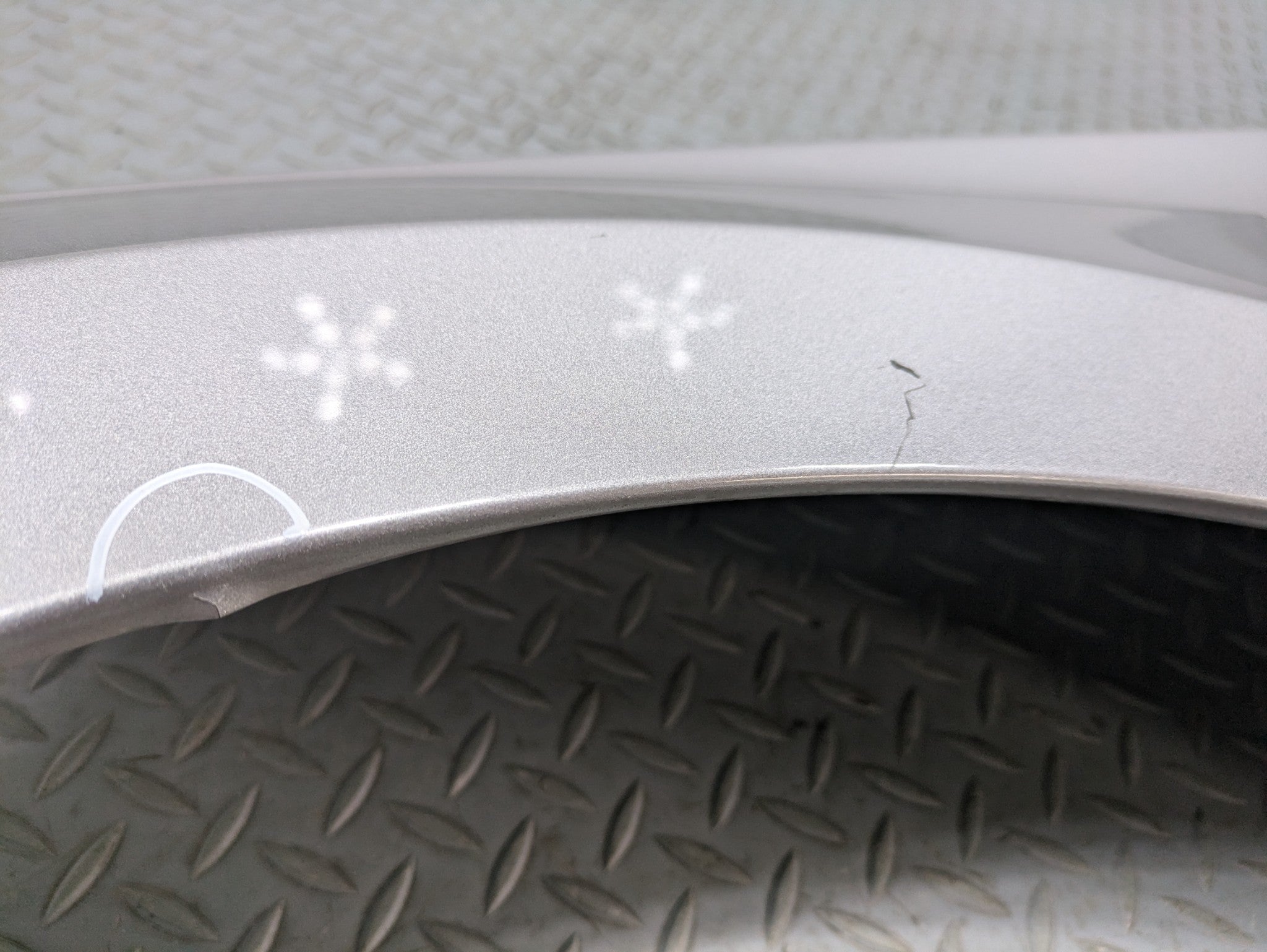 2012 - 2014 HYUNDAI AZERA OEM FENDER COVER PANEL FRONT LEFT DRIVER SIDE SILVER