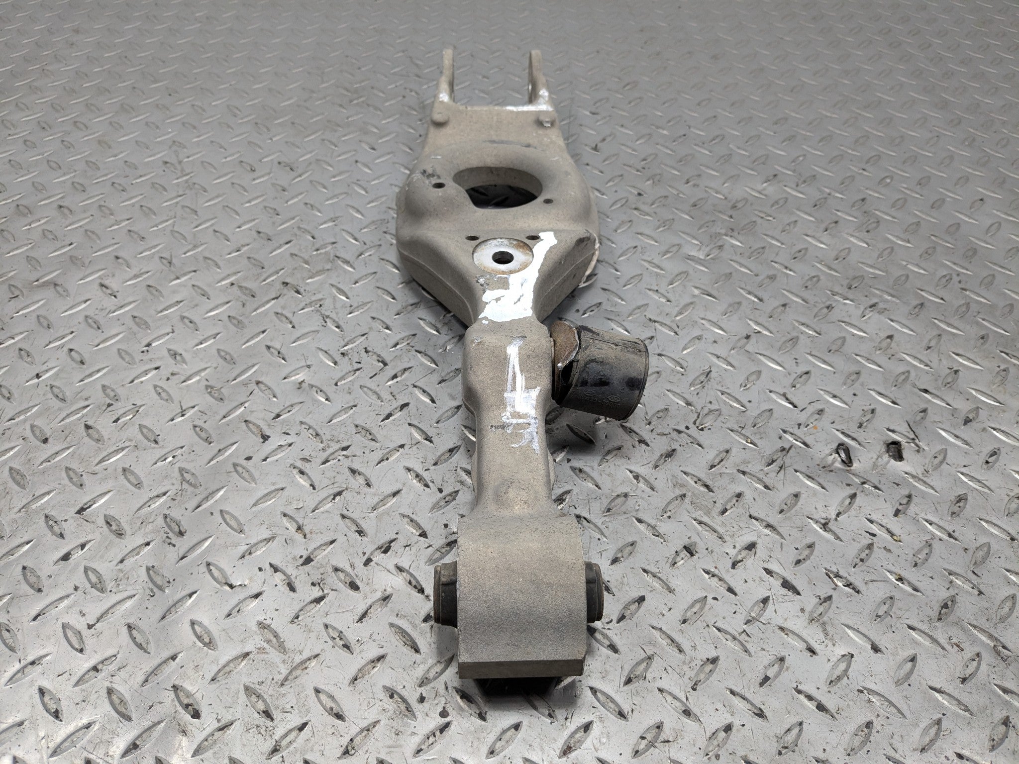 2012 - 2014 HYUNDAI AZERA OEM LOWER CONTROL ARM SPRING SUSPENSION REAR LEFT SIDE