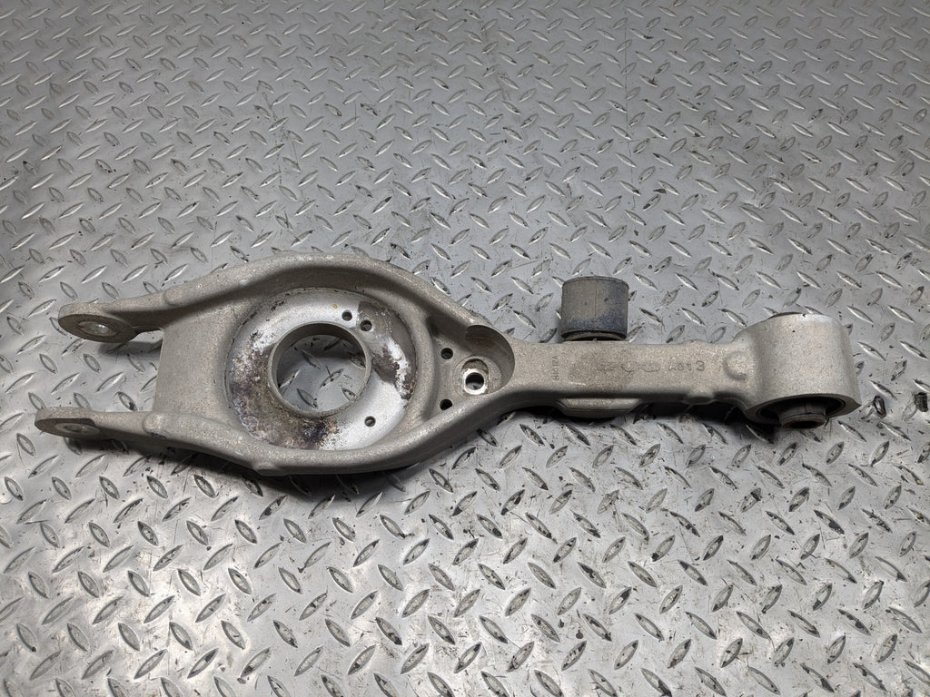 2012 - 2014 HYUNDAI AZERA OEM LOWER CONTROL ARM SUSPENSION REAR RIGHT SIDE