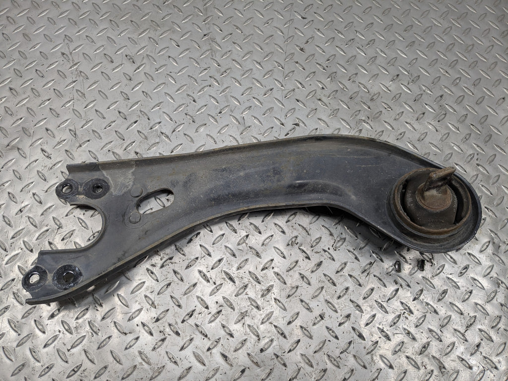 2012 - 2014 OEM HYUNDAI AZERA TRAILING LOWER CONTROL ARM REAR LEFT DRIVER SIDE