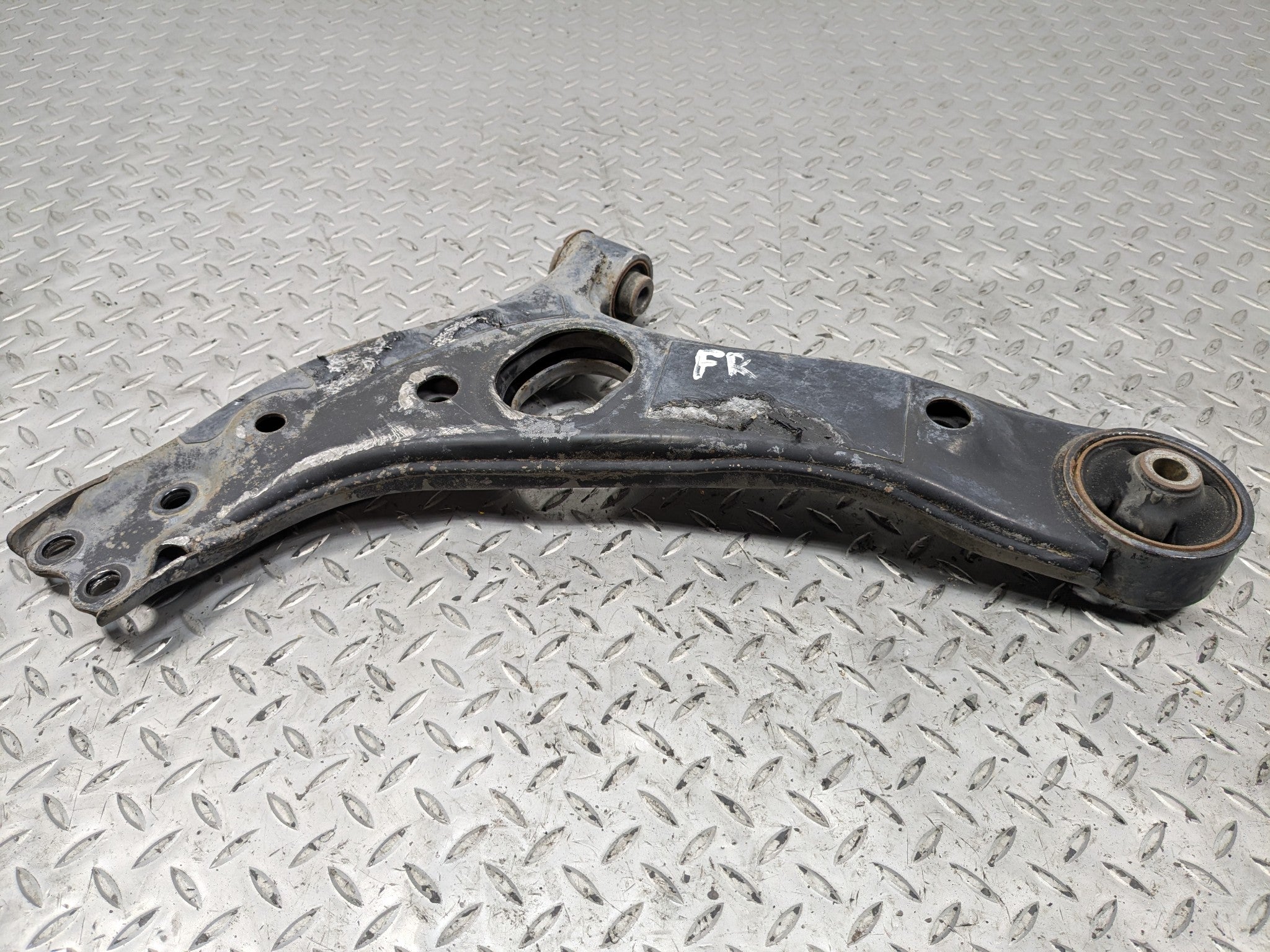 2012 - 2014 OEM HYUNDAI AZERA LOWER CONTROL ARM SUSPENSION FRONT RIGHT SIDE