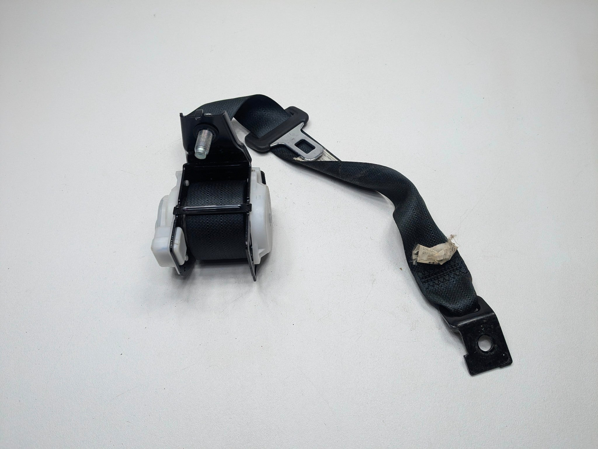 2012 - 2014 HYUNDAI AZERA OEM SAFETY SEAT BELT RETRACTOR ASSEMBLY REAR CENTER