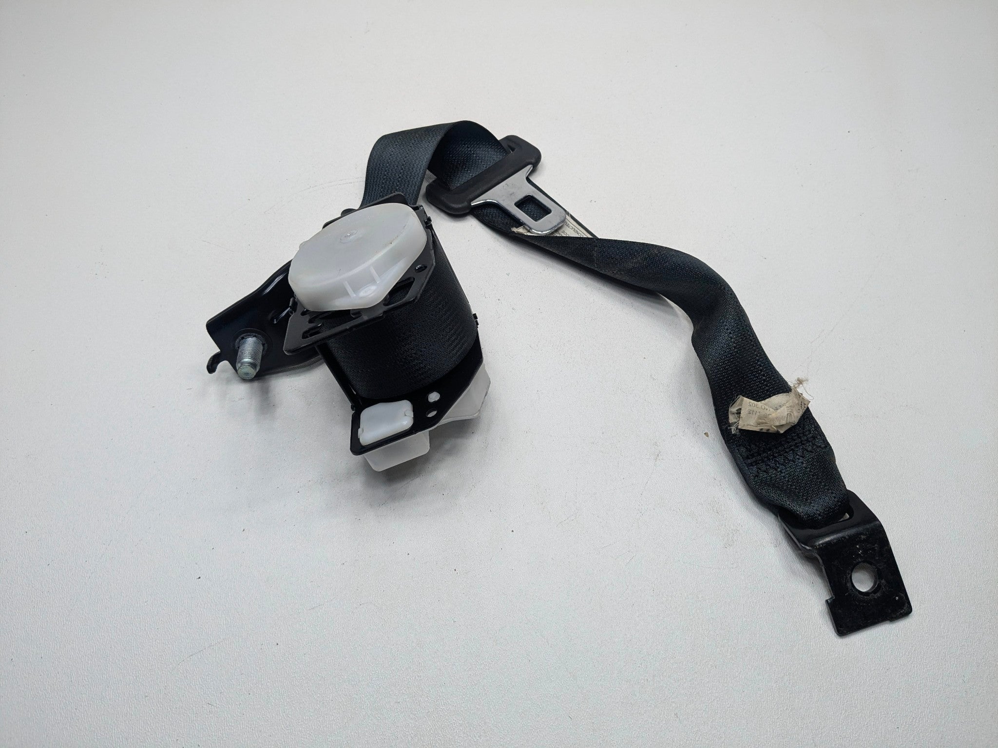 2012 - 2014 HYUNDAI AZERA OEM SAFETY SEAT BELT RETRACTOR ASSEMBLY REAR CENTER