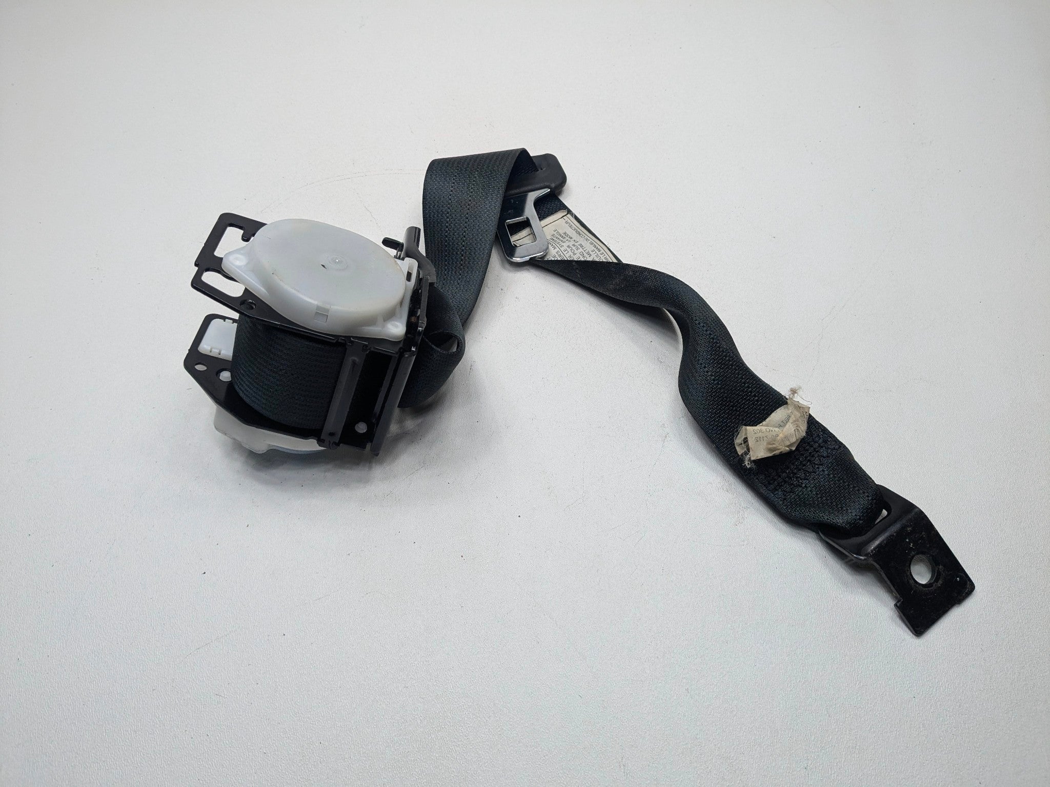 2012 - 2014 HYUNDAI AZERA OEM SAFETY SEAT BELT RETRACTOR ASSEMBLY REAR CENTER