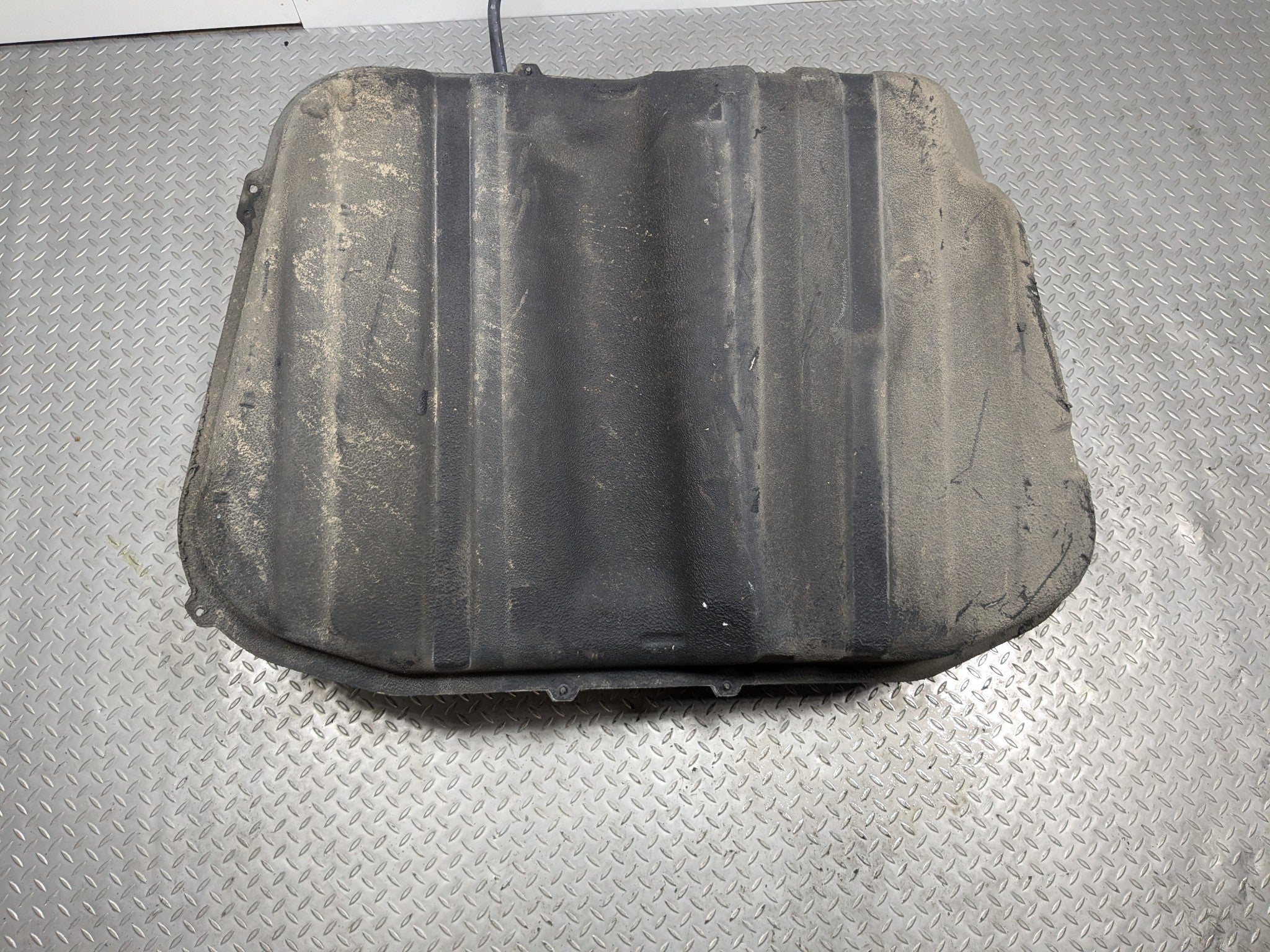 2012 - 2014 HYUNDAI AZERA OEM GAS FUEL TANK RESERVOIR ASSEMBLY 18.5 GALLON