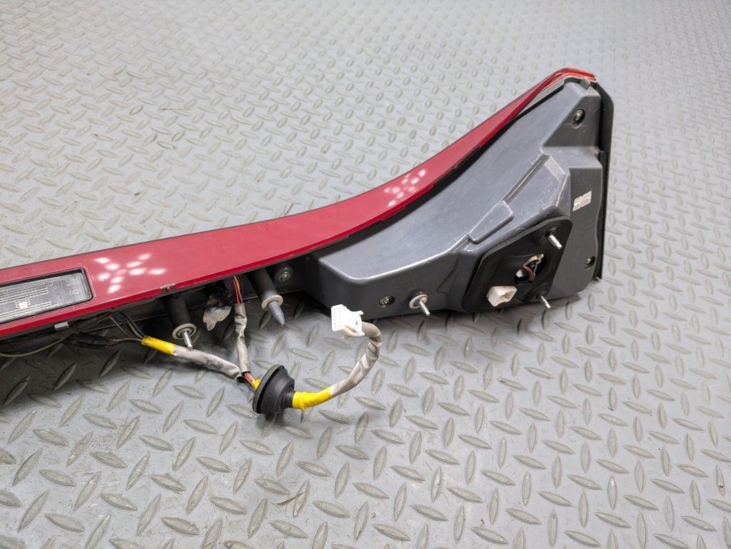 2012 - 2014 OEM HYUNDAI AZERA TAIL LIGHT WITH CAMERA REAR CENTER LID MOUNTED