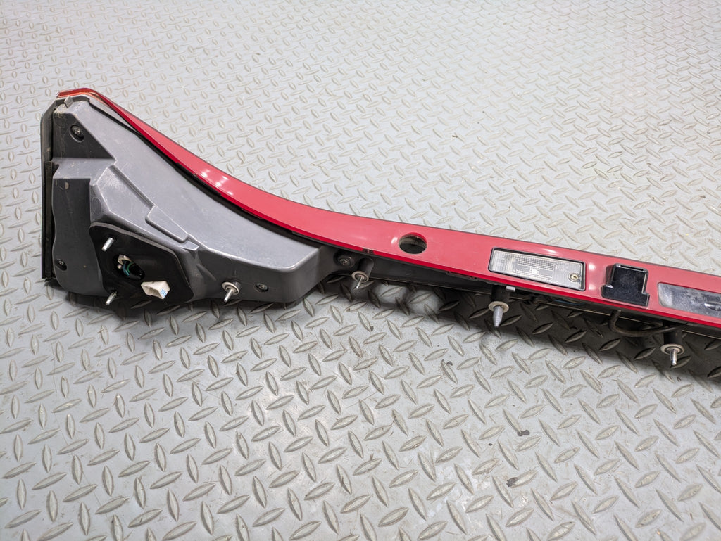 2012 - 2014 OEM HYUNDAI AZERA TAIL LIGHT WITH CAMERA REAR CENTER LID MOUNTED