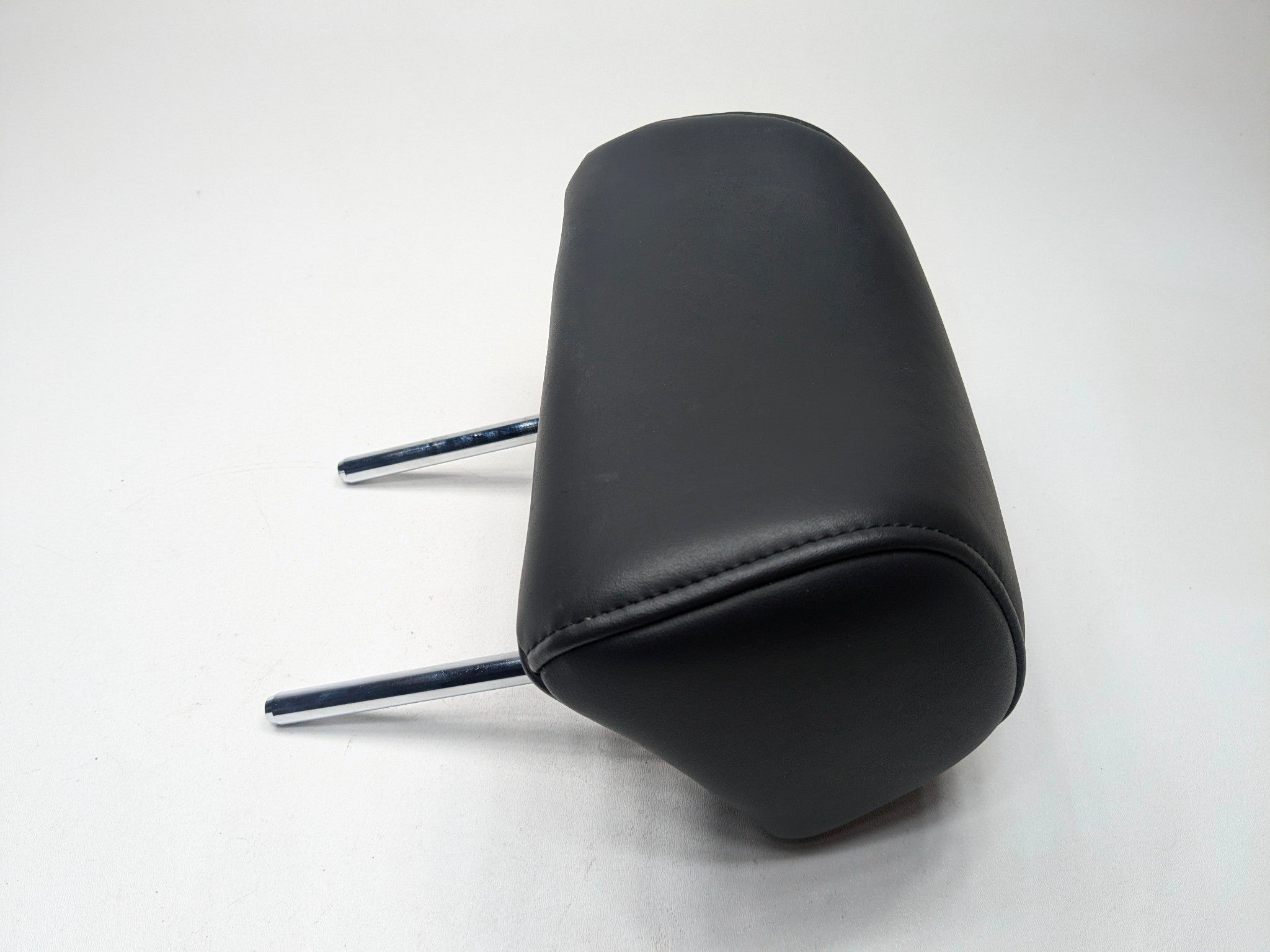 2012 - 2014 HYUNDAI AZERA OEM SEAT HEADREST REAR RIGHT SIDE BLACK LEATHER