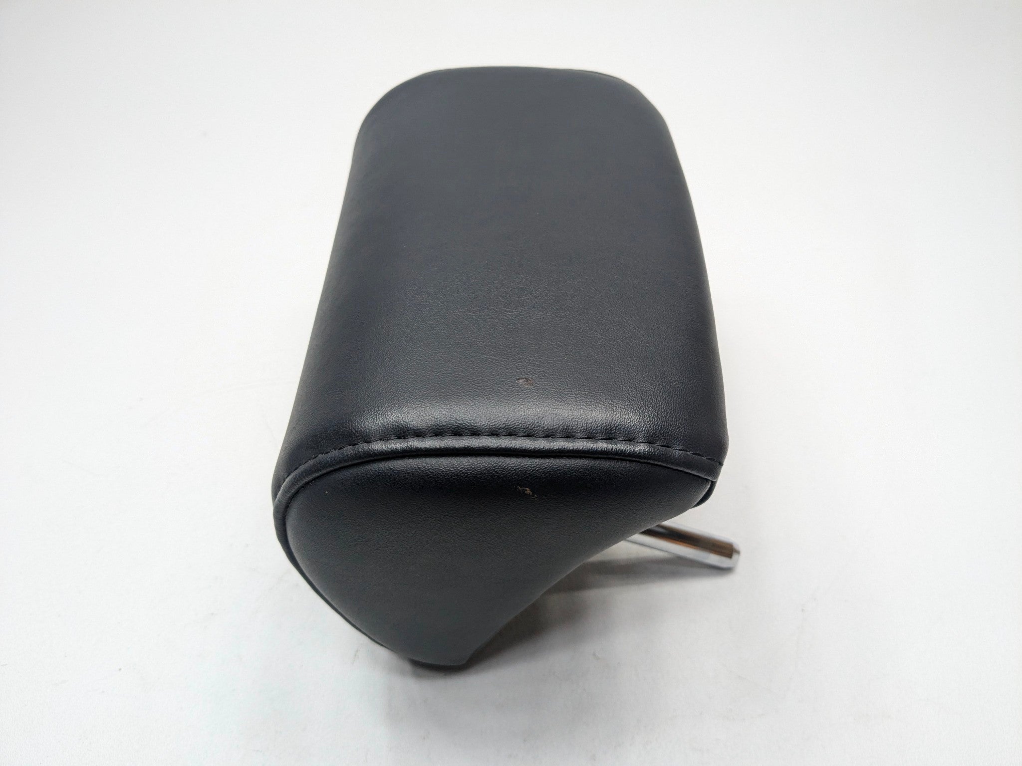 2012 - 2014 HYUNDAI AZERA OEM HEADREST REAR CENTER BLACK LEATHER