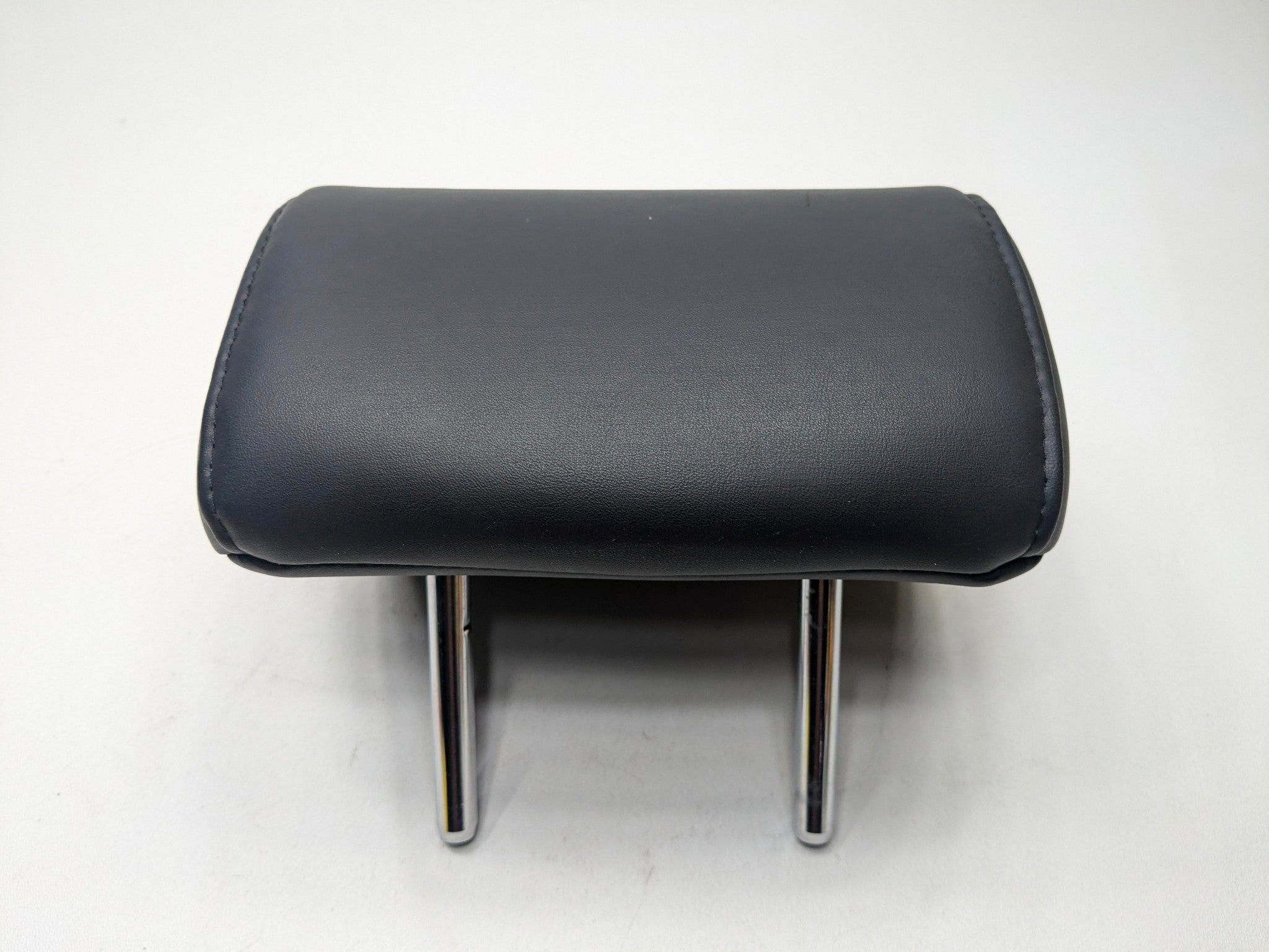 2012 - 2014 HYUNDAI AZERA OEM HEADREST REAR CENTER BLACK LEATHER