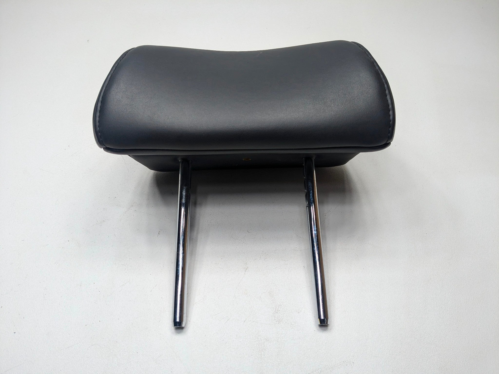 2012 - 2014 HYUNDAI AZERA OEM HEADREST REAR LEFT DRIVER SIDE BLACK LEATHER