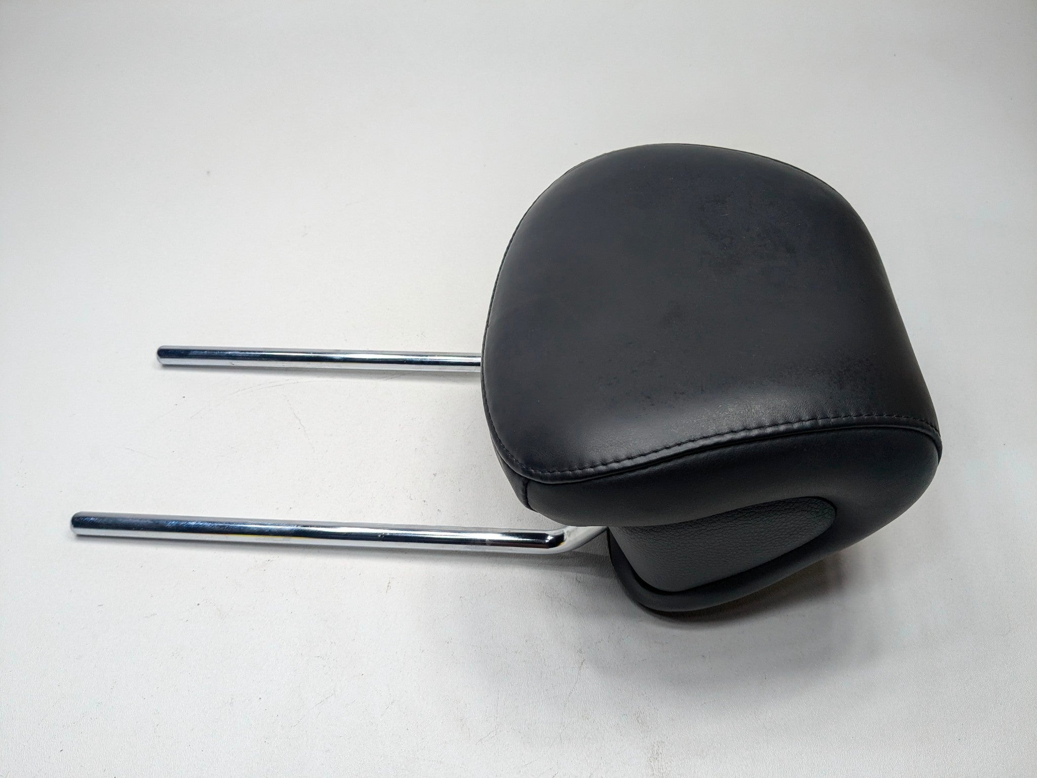 2012 - 2014 HYUNDAI AZERA OEM HEADREST FRONT LEFT DRIVER SIDE BLACK LEATHER
