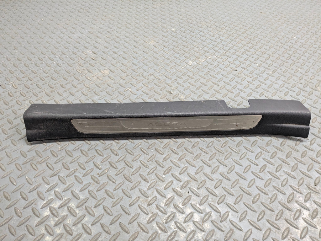 2012 - 2014 HYUNDAI AZERA OEM SILL PLATE SCUFF FRONT LEFT DRIVER SIDE