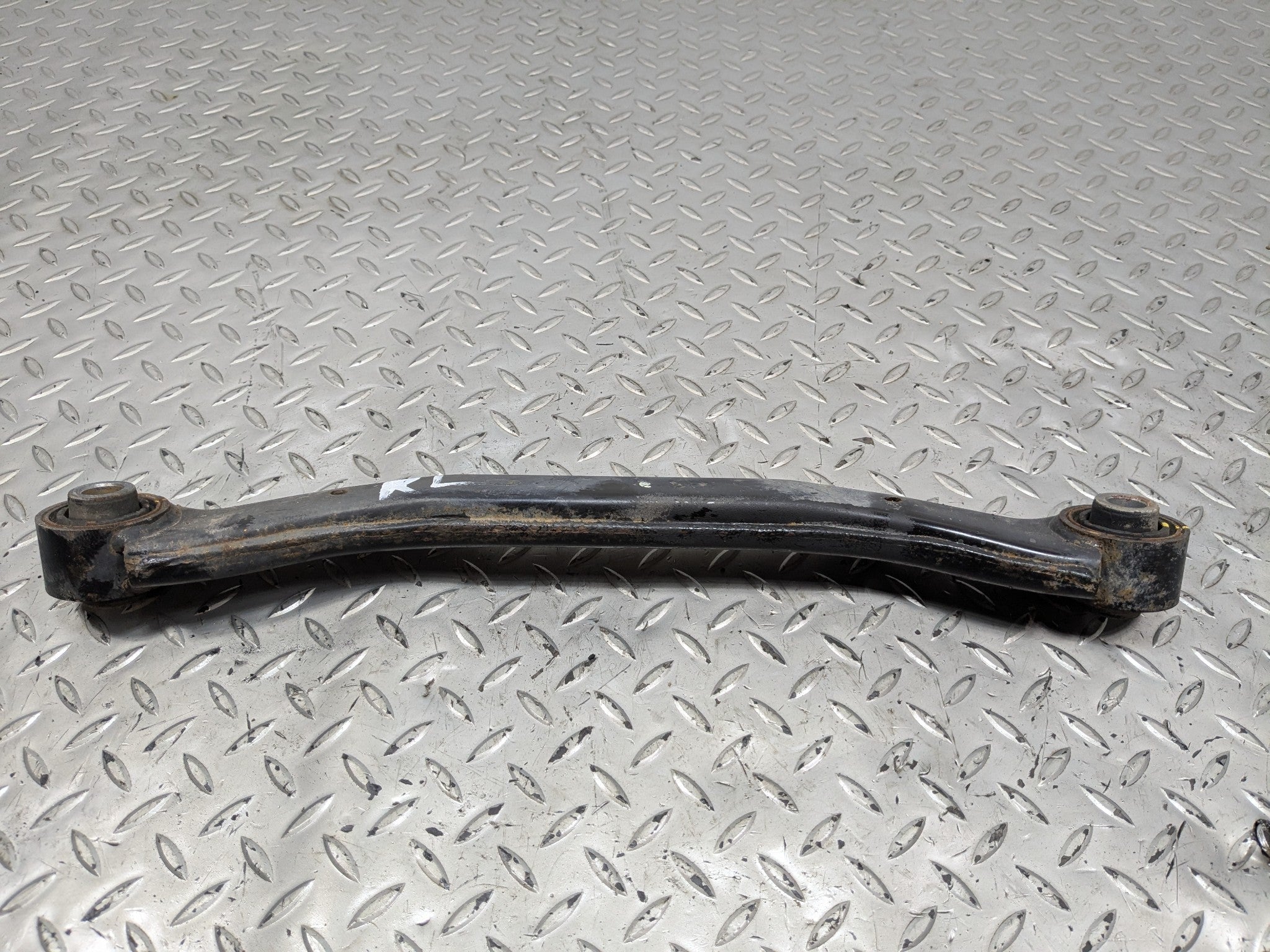 2012 - 2014 HYUNDAI AZERA OEM UPPER CONTROL ARM SUSPENSION REAR LEFT SIDE