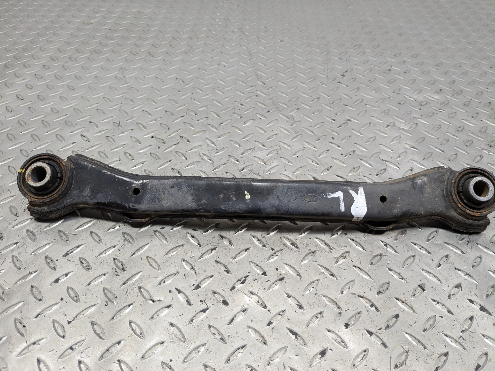 2012 - 2014 HYUNDAI AZERA OEM UPPER CONTROL ARM SUSPENSION REAR LEFT SIDE
