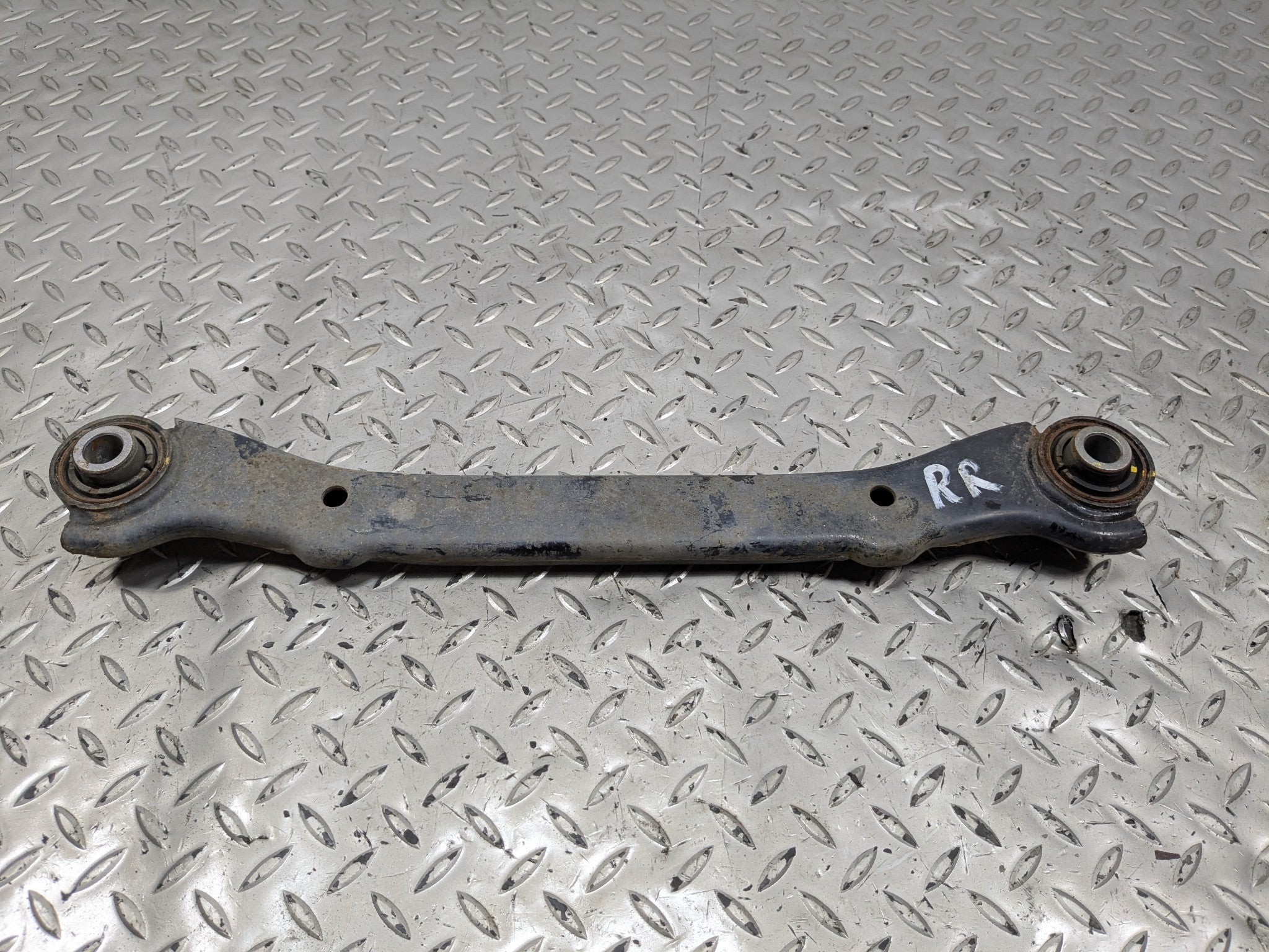 2012 - 2014 HYUNDAI AZERA OEM UPPER CONTROL ARM SUSPENSION REAR RIGHT SIDE