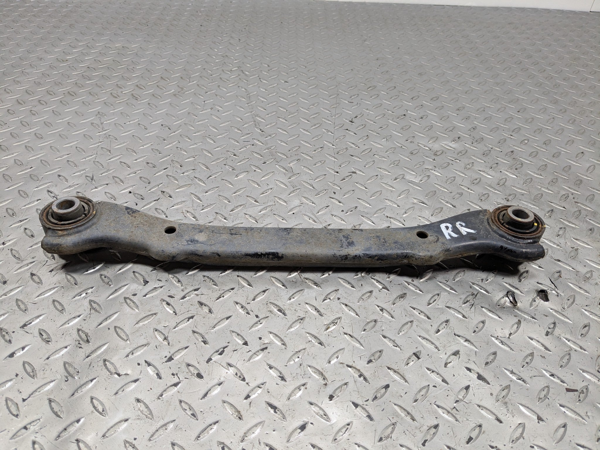 2012 - 2014 HYUNDAI AZERA OEM UPPER CONTROL ARM SUSPENSION REAR RIGHT SIDE