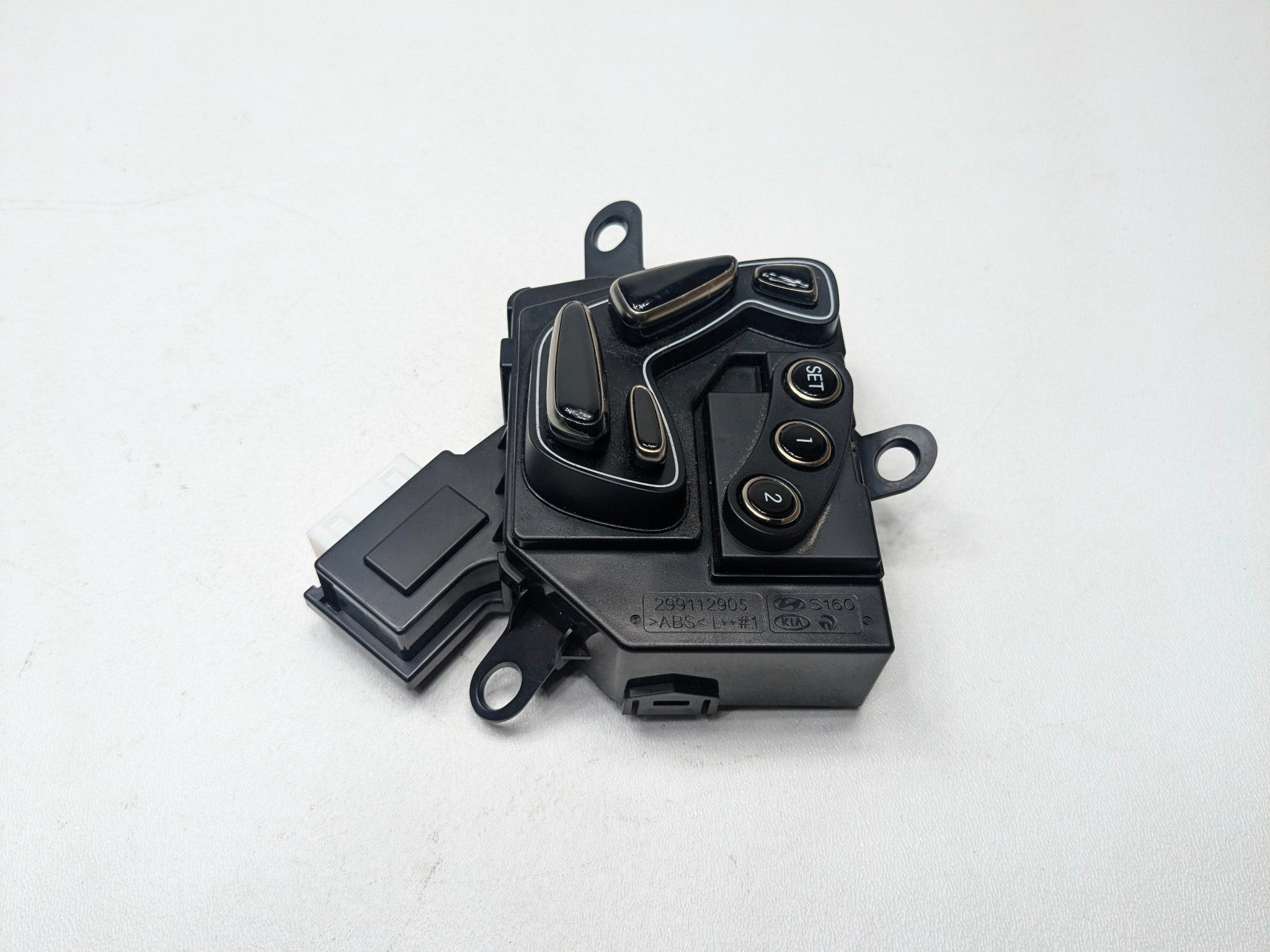 2012 - 2014 HYUNDAI AZERA OEM DOOR SWITCH SEAT MEMORY FRONT LEFT DRIVER SIDE