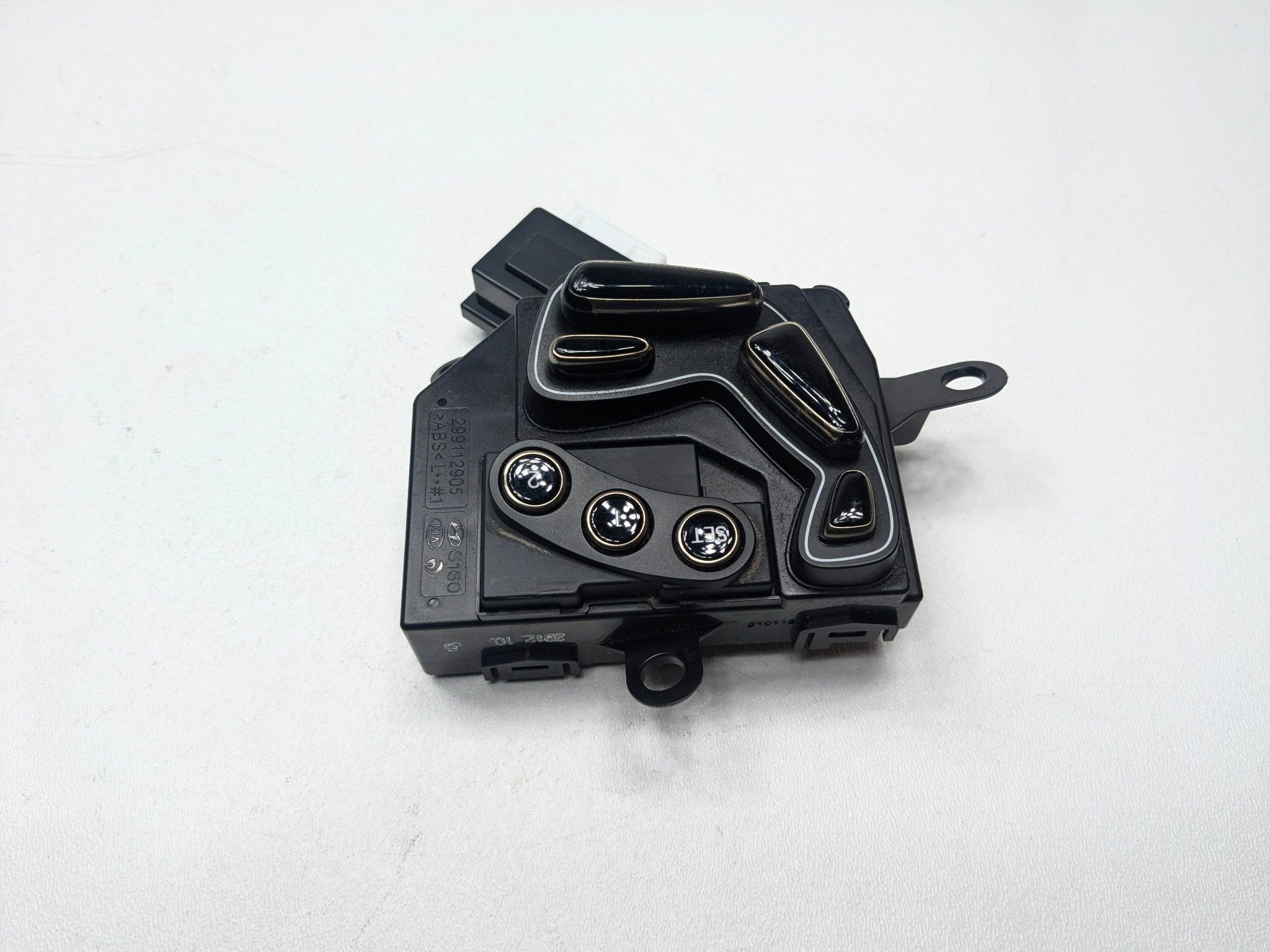 2012 - 2014 HYUNDAI AZERA OEM DOOR SWITCH SEAT MEMORY FRONT LEFT DRIVER SIDE