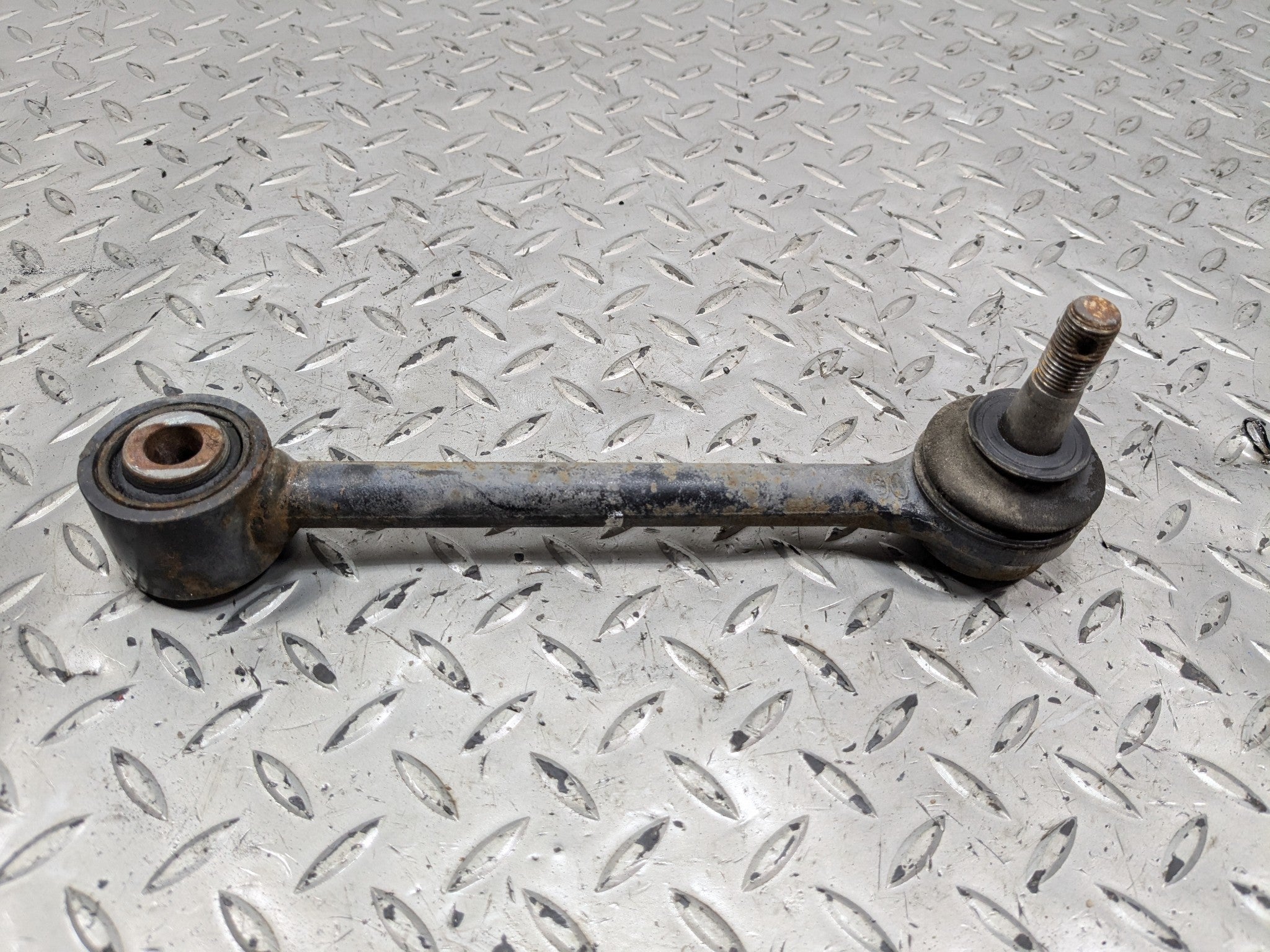 2012 - 2014 HYUNDAI AZERA OEM CONTROL ARM UPPER FORWARD SUSPENSION REAR LEFT