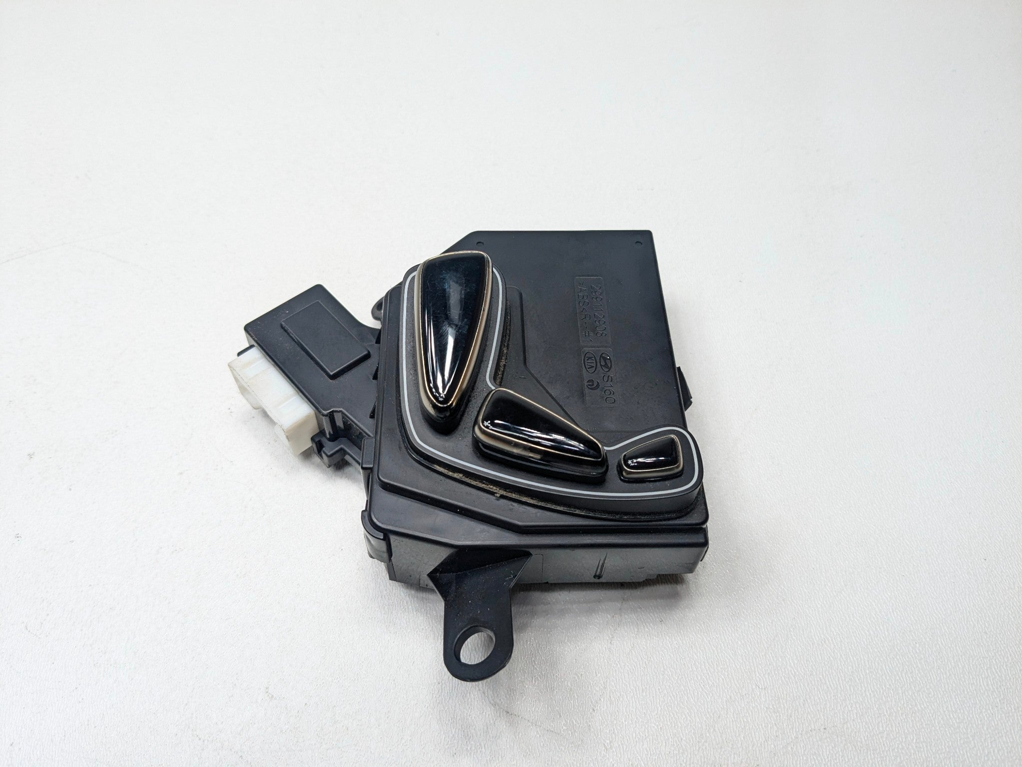 2012 - 2014 HYUNDAI AZERA OEM DOOR SWITCH SEAT MEMORY FRONT RIGHT PASSENGER SIDE