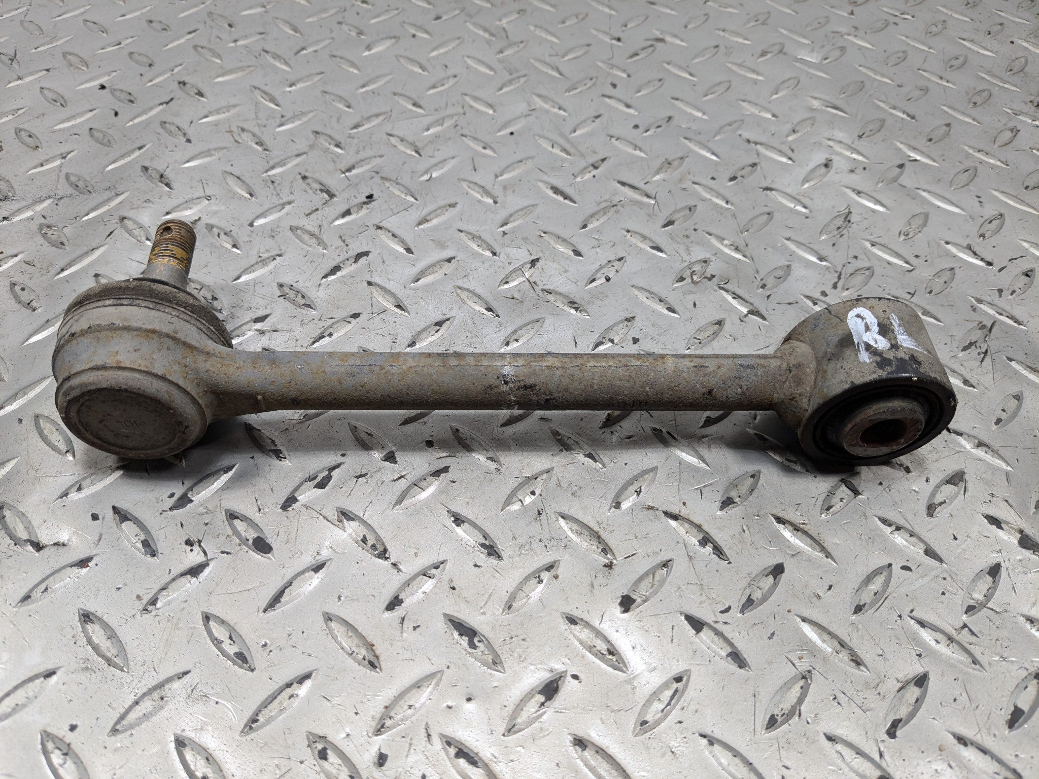 2012 - 2014 HYUNDAI AZERA OEM CONTROL ARM UPPER FORWARD SUSPENSION REAR LEFT