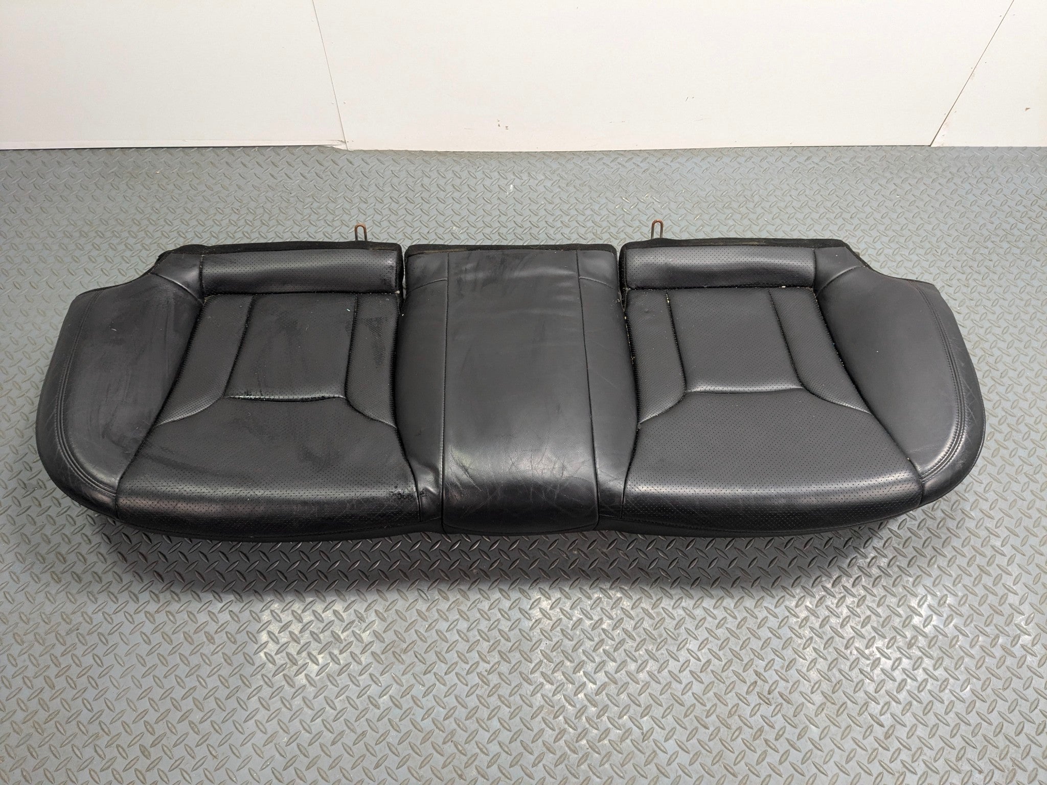 2012 - 2014 HYUNDAI AZERA OEM REAR LOWER SEAT CUSHION BOTTOM LEATHER BLACK