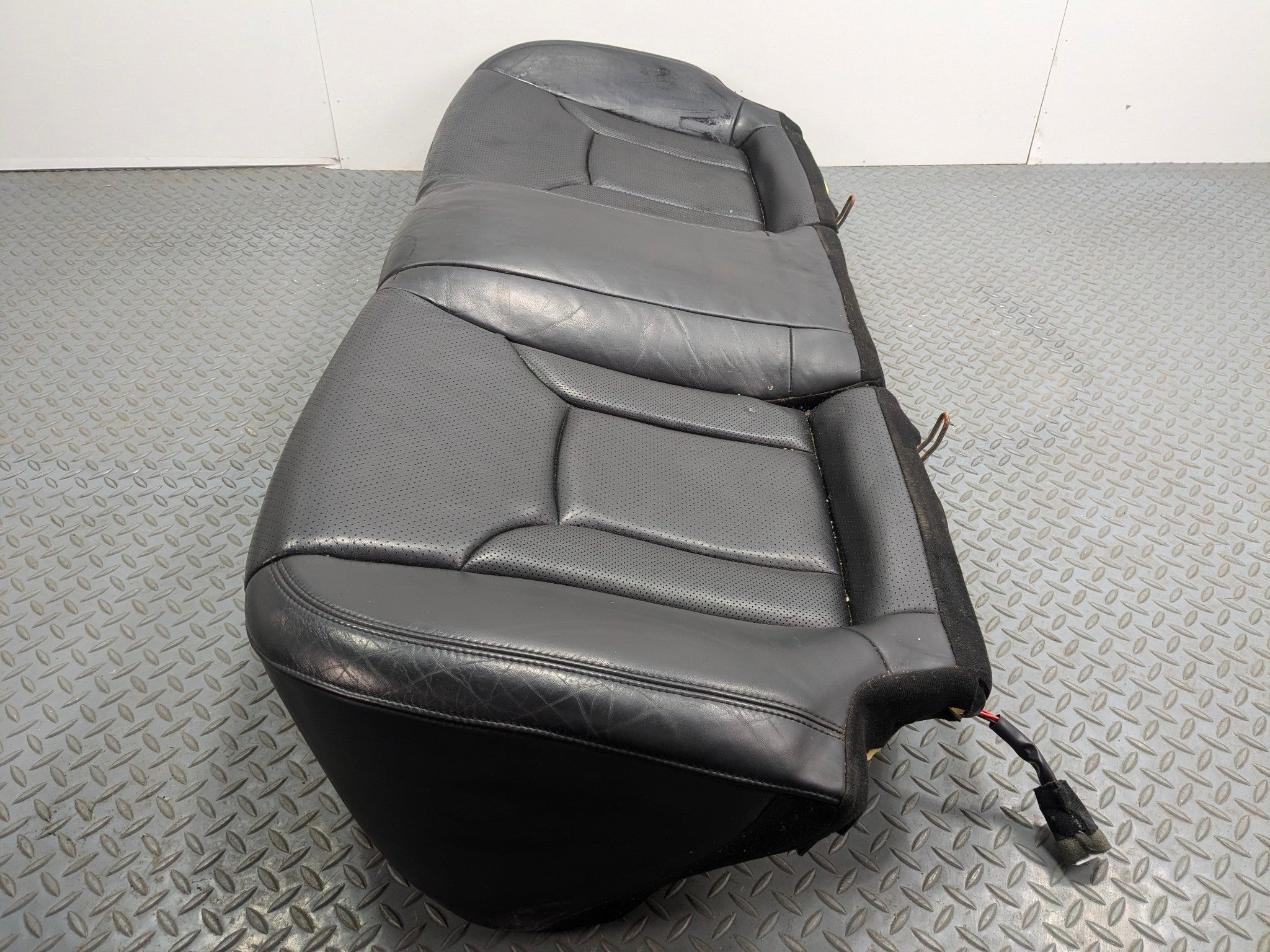 2012 - 2014 HYUNDAI AZERA OEM REAR LOWER SEAT CUSHION BOTTOM LEATHER BLACK