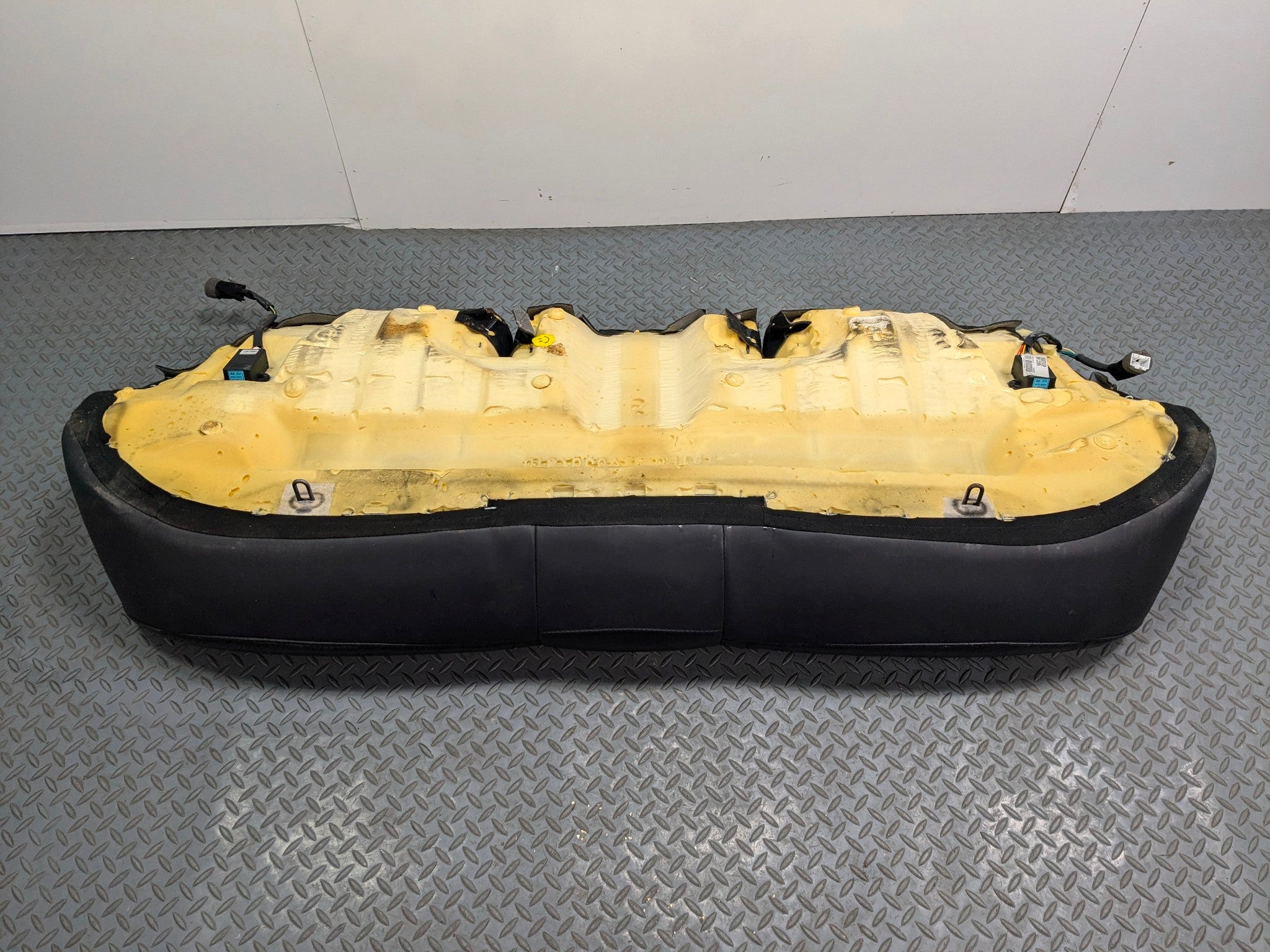 2012 - 2014 HYUNDAI AZERA OEM REAR LOWER SEAT CUSHION BOTTOM LEATHER BLACK