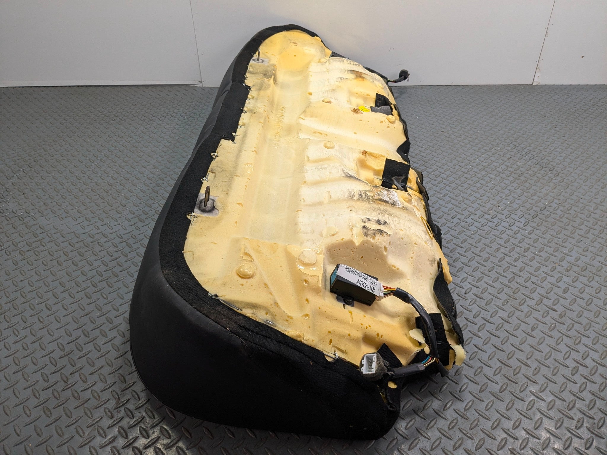 2012 - 2014 HYUNDAI AZERA OEM REAR LOWER SEAT CUSHION BOTTOM LEATHER BLACK