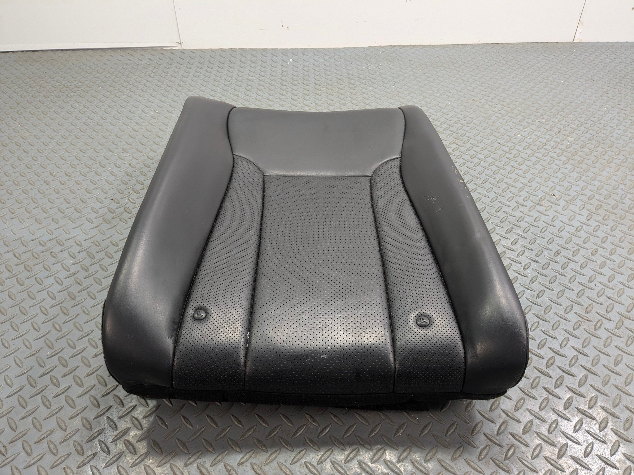 2012 - 2014 HYUNDAI AZERA OEM REAR LEFT UPPER SEAT CUSHION DRIVER SIDE BLACK